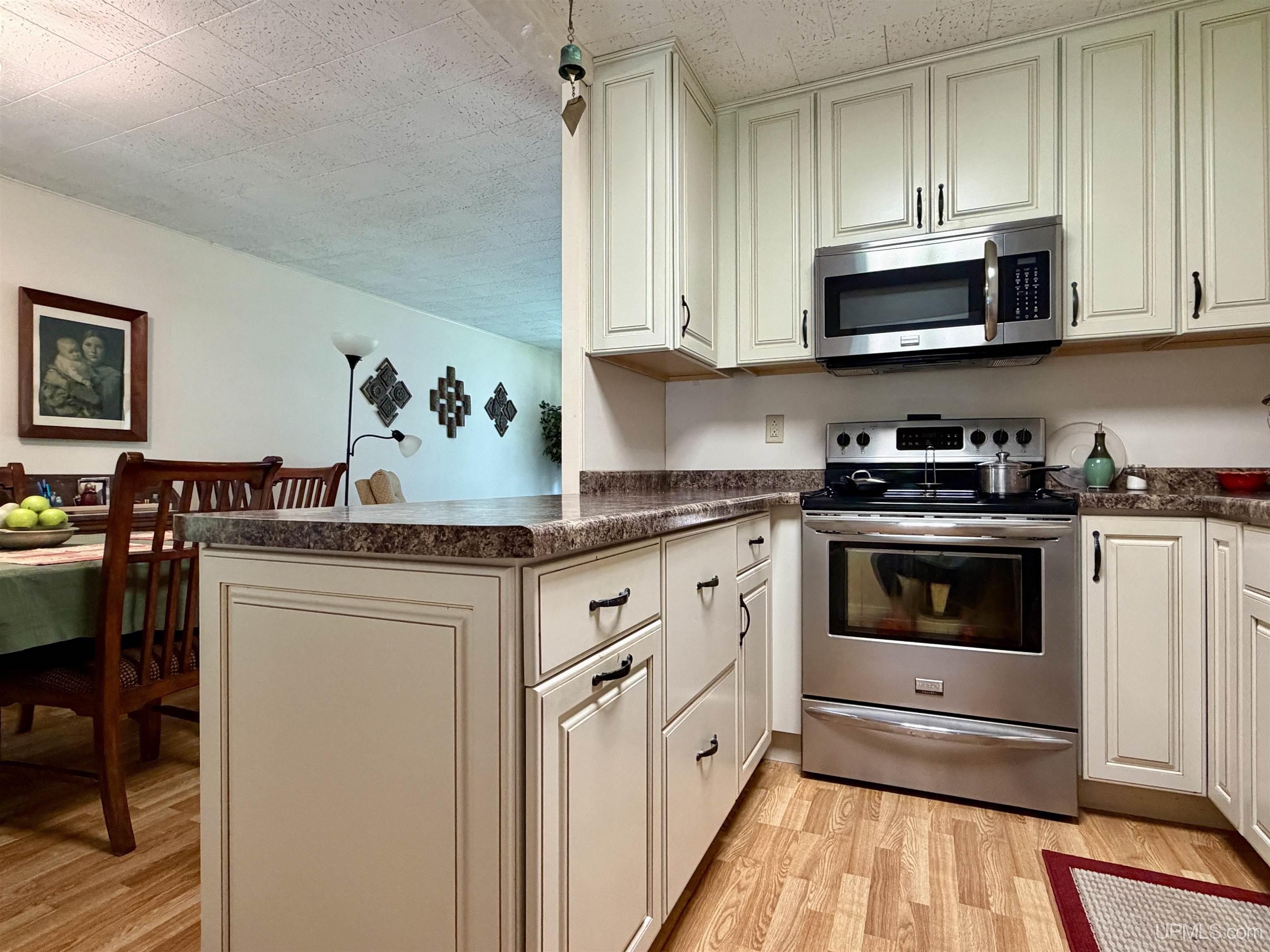 22175 Ridge Road Property Photo 5