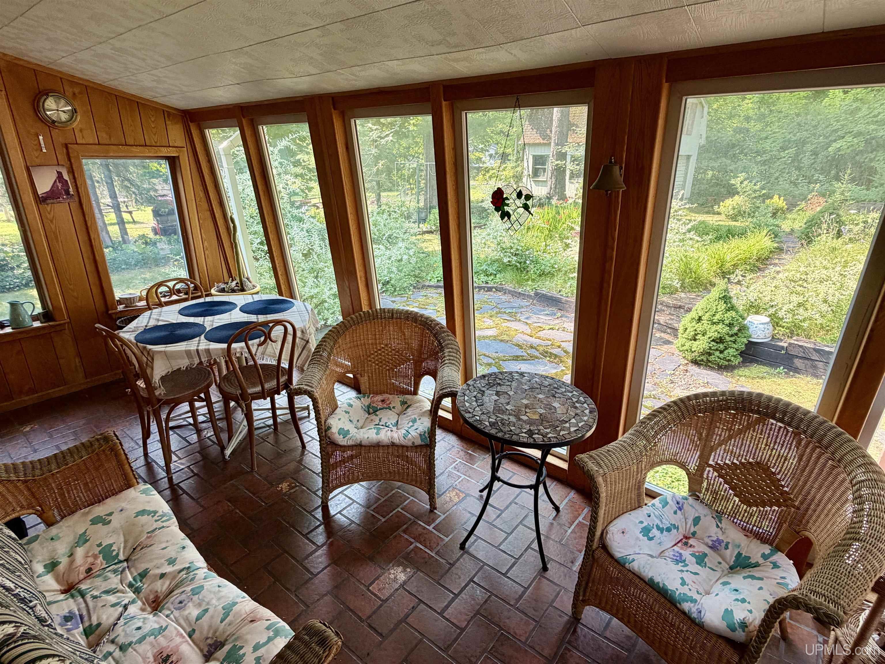 22175 Ridge Road Property Photo 6