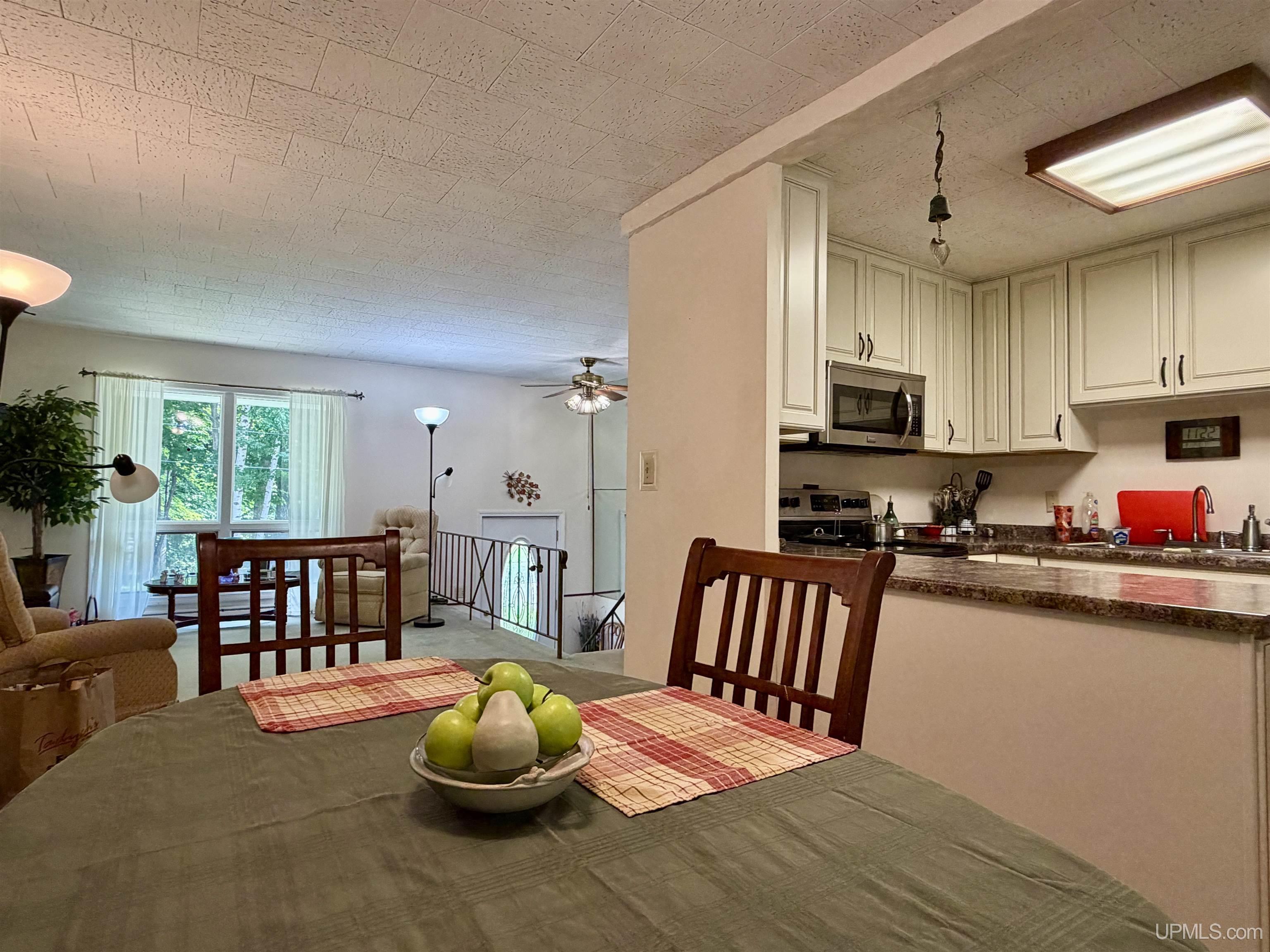 22175 Ridge Road Property Photo 8
