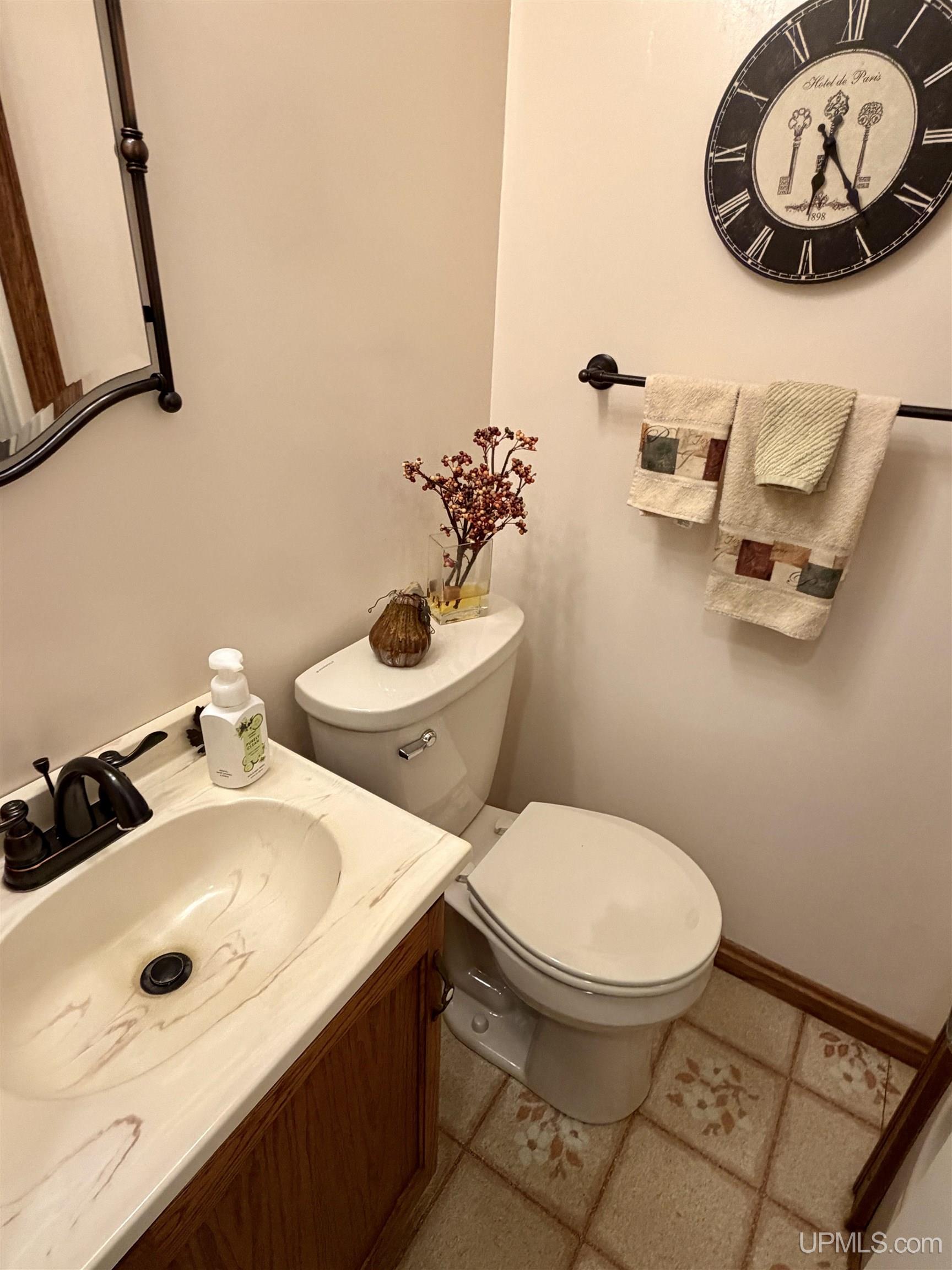 22175 Ridge Road Property Photo 11