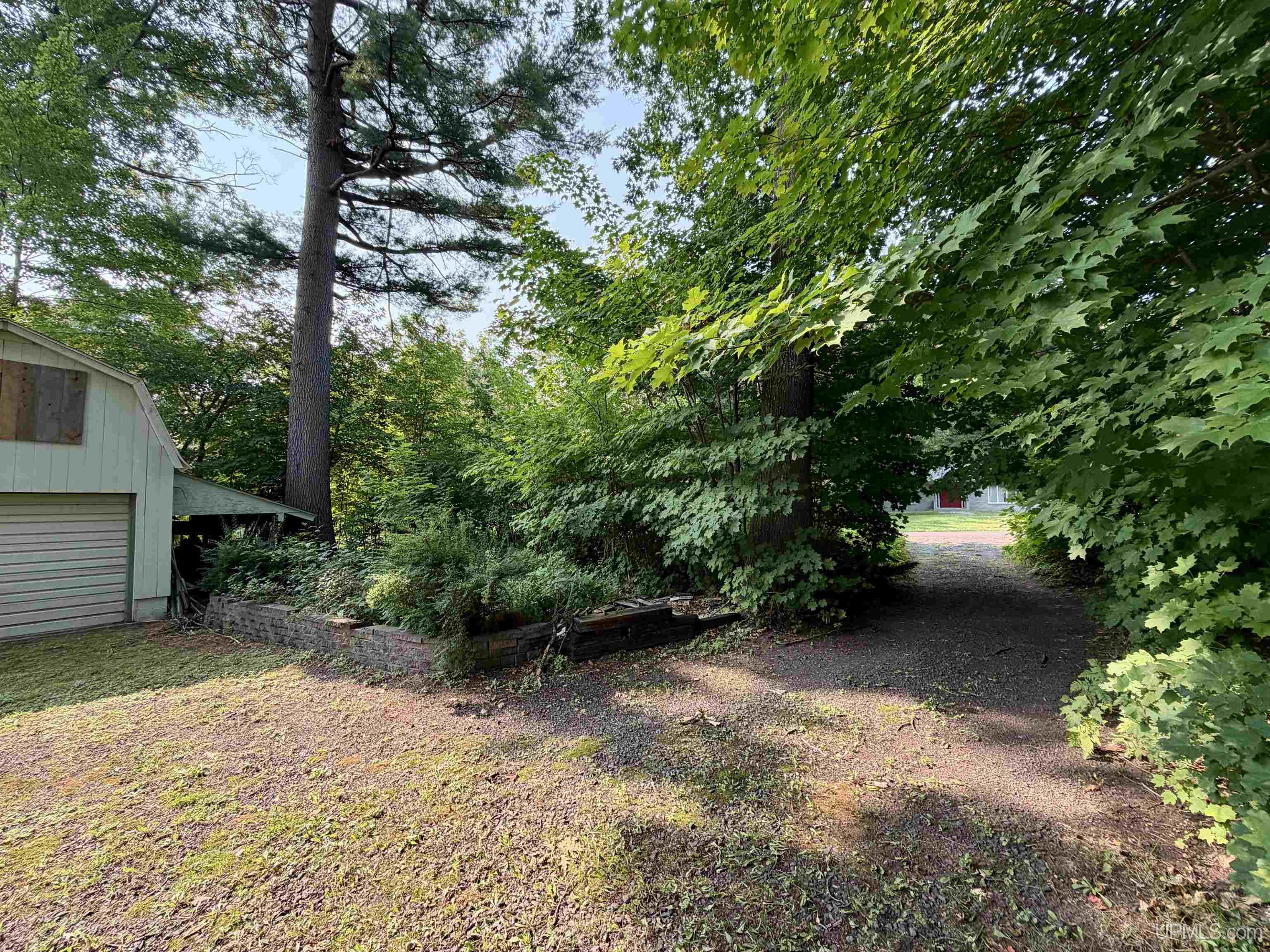22175 Ridge Road Property Photo 23