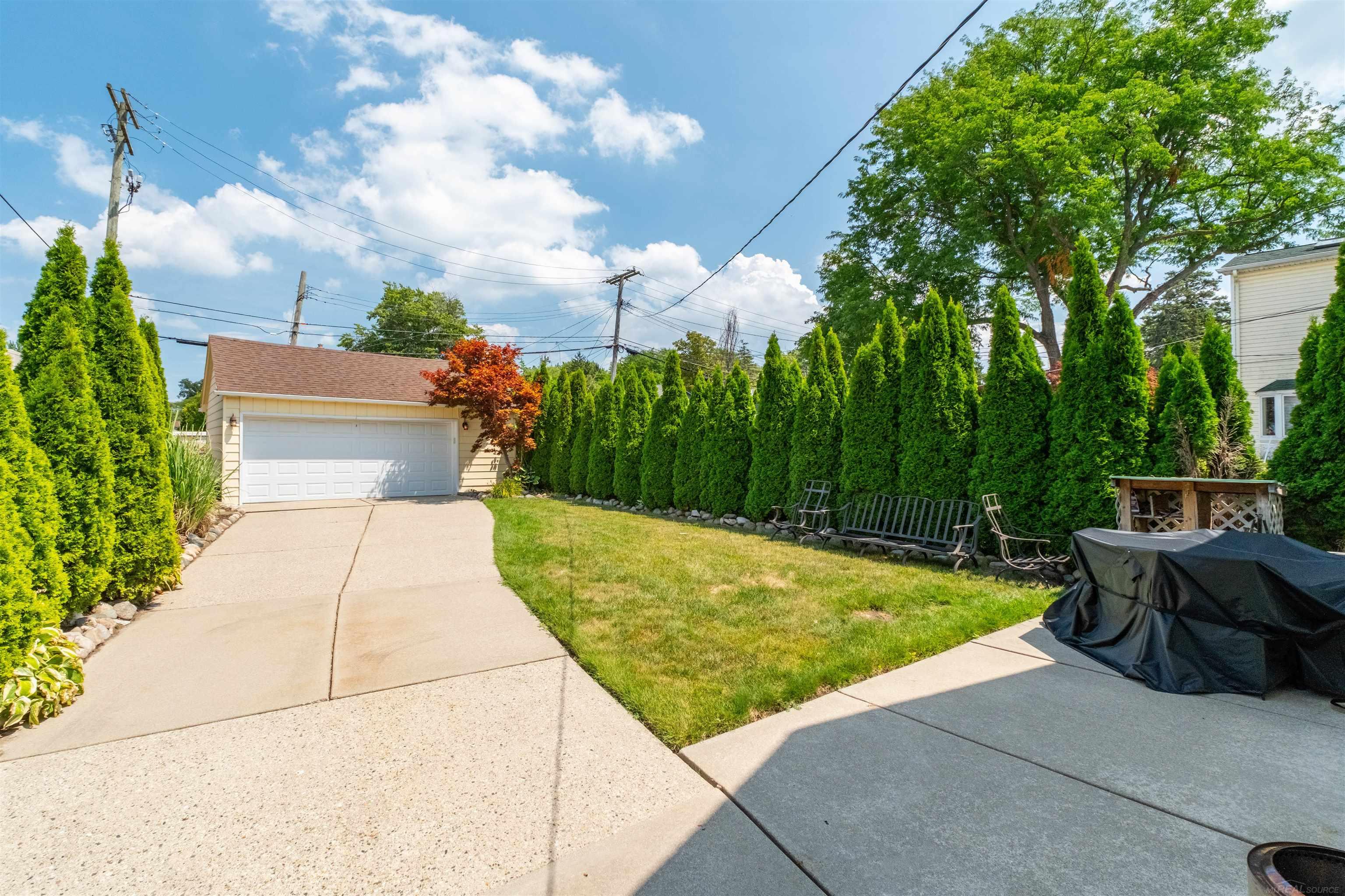 628 Notre Dame Street Property Photo 5