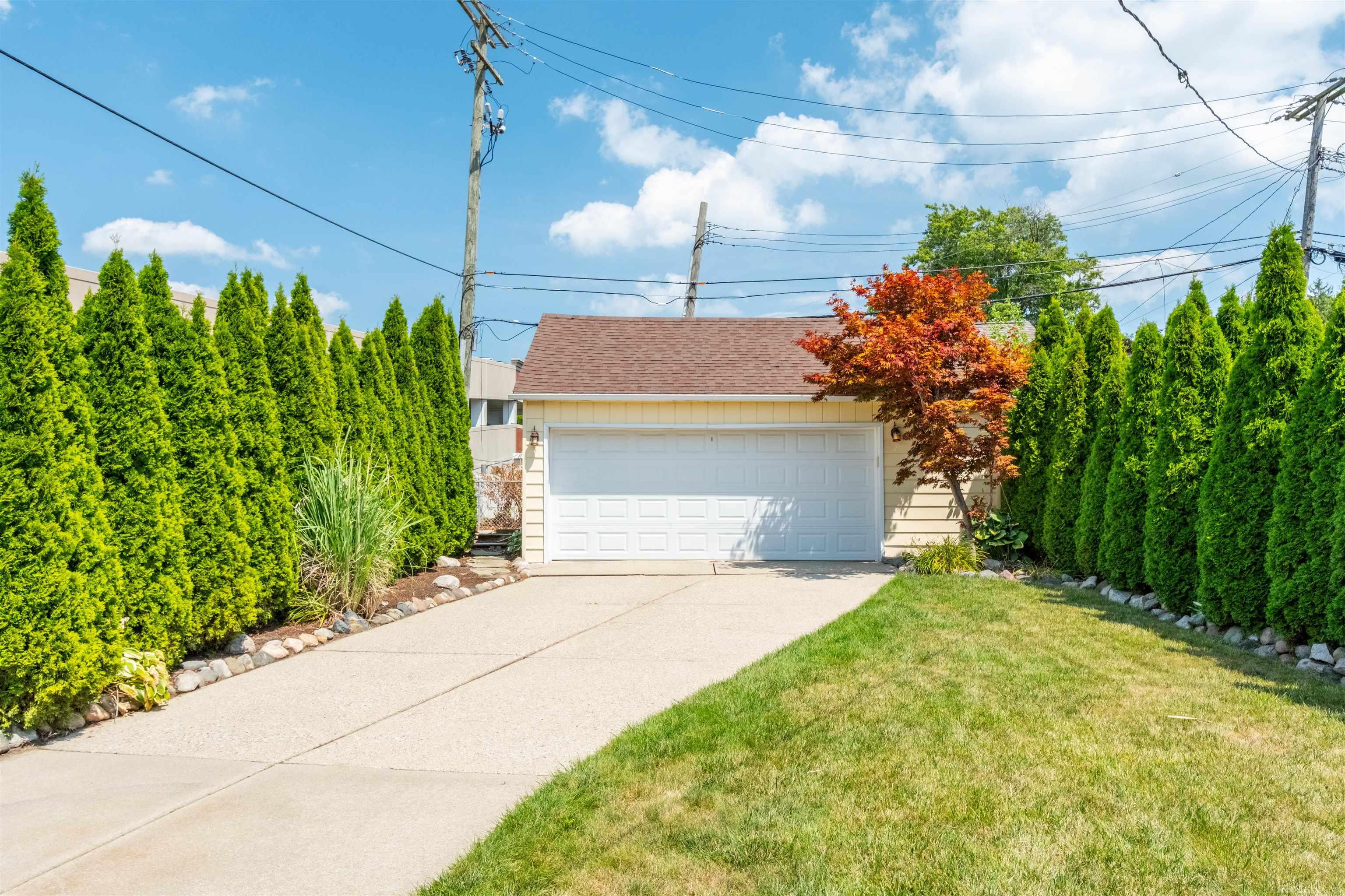 628 Notre Dame Street Property Photo 6