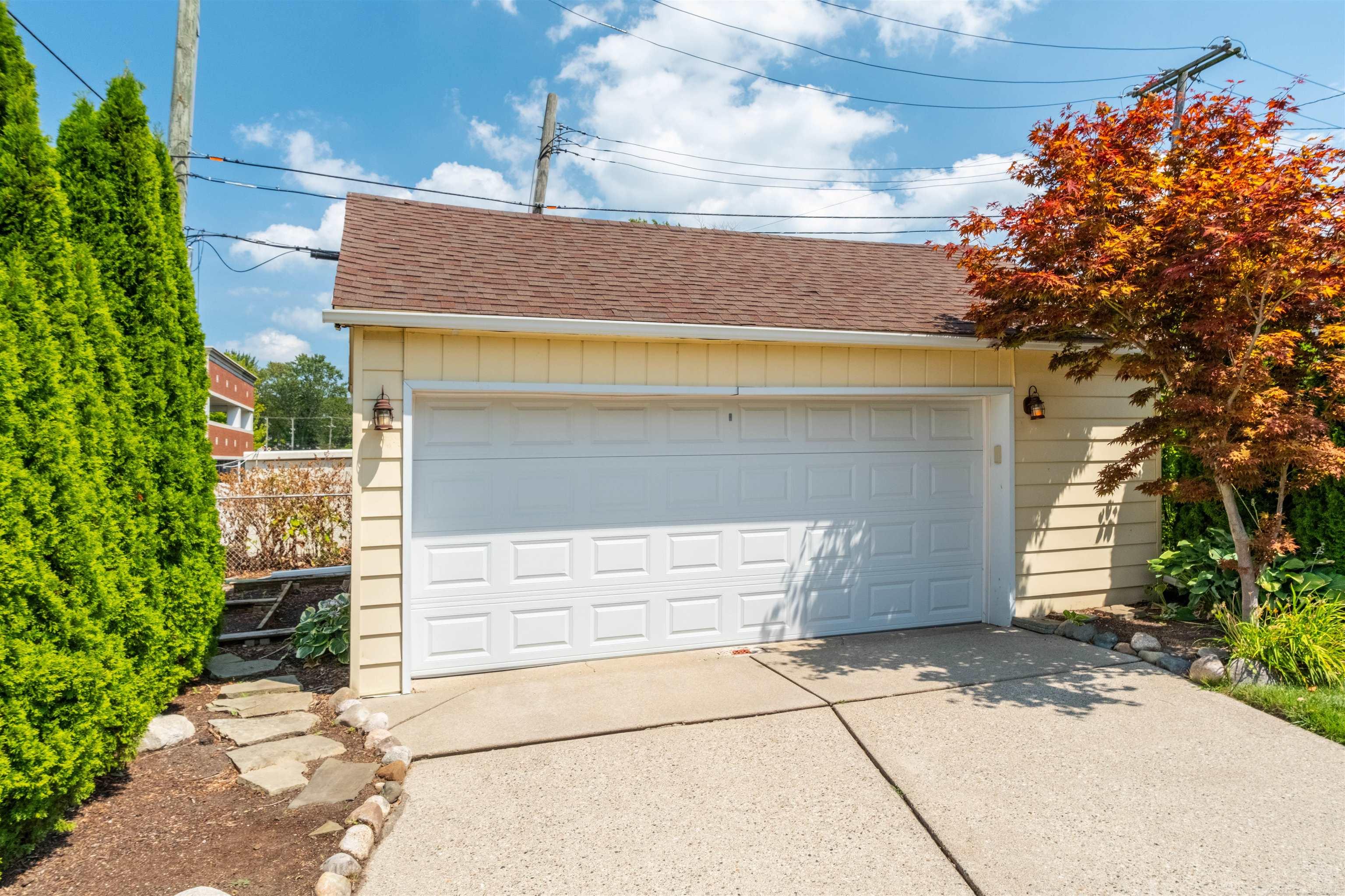 628 Notre Dame Street Property Photo 7