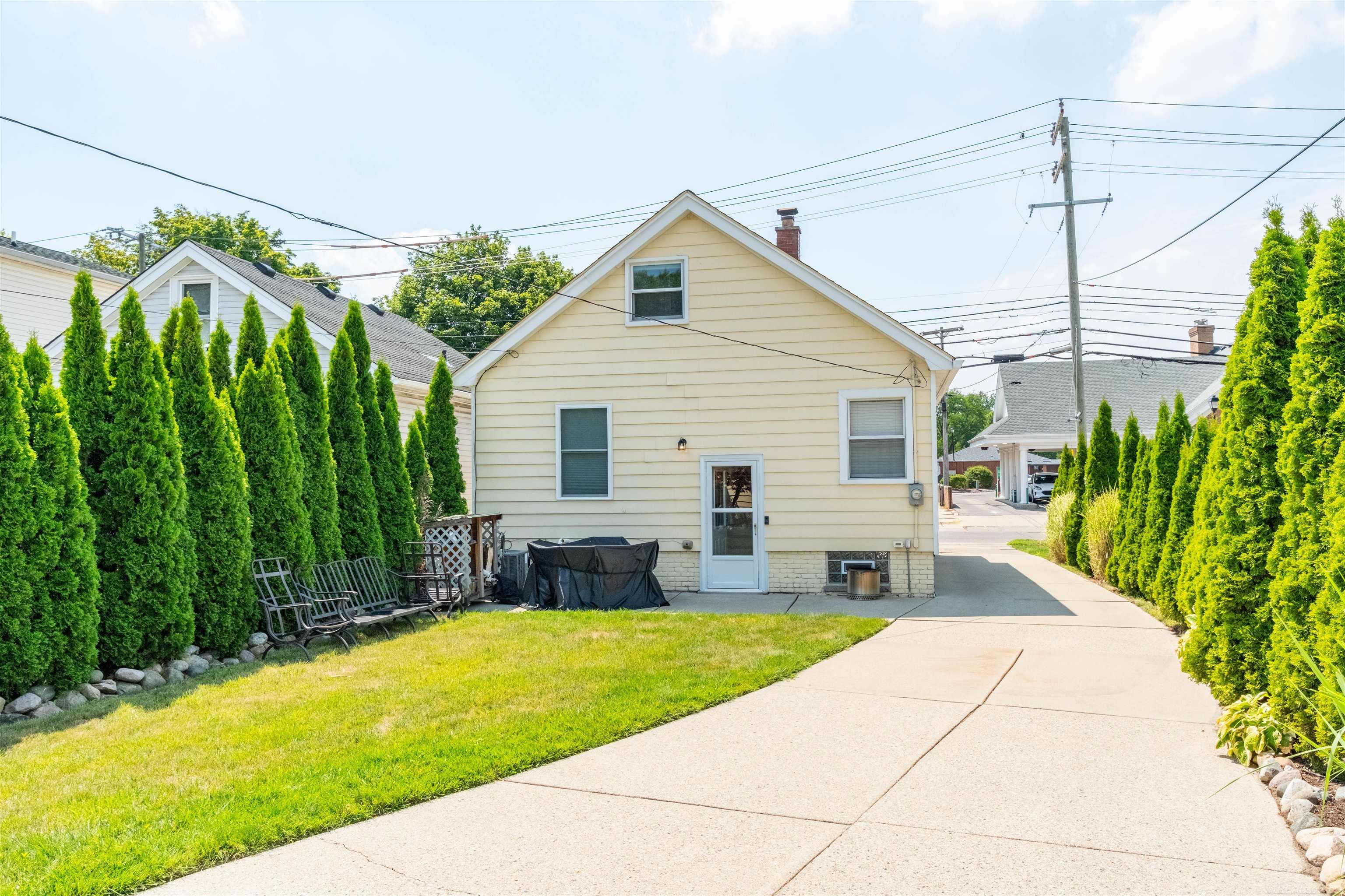 628 Notre Dame Street Property Photo 8