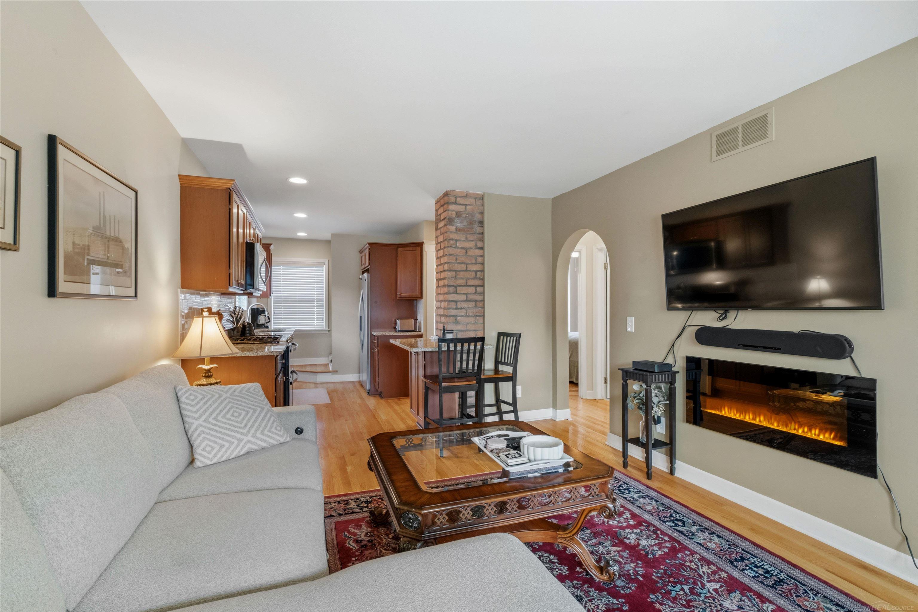 628 Notre Dame Street Property Photo 15