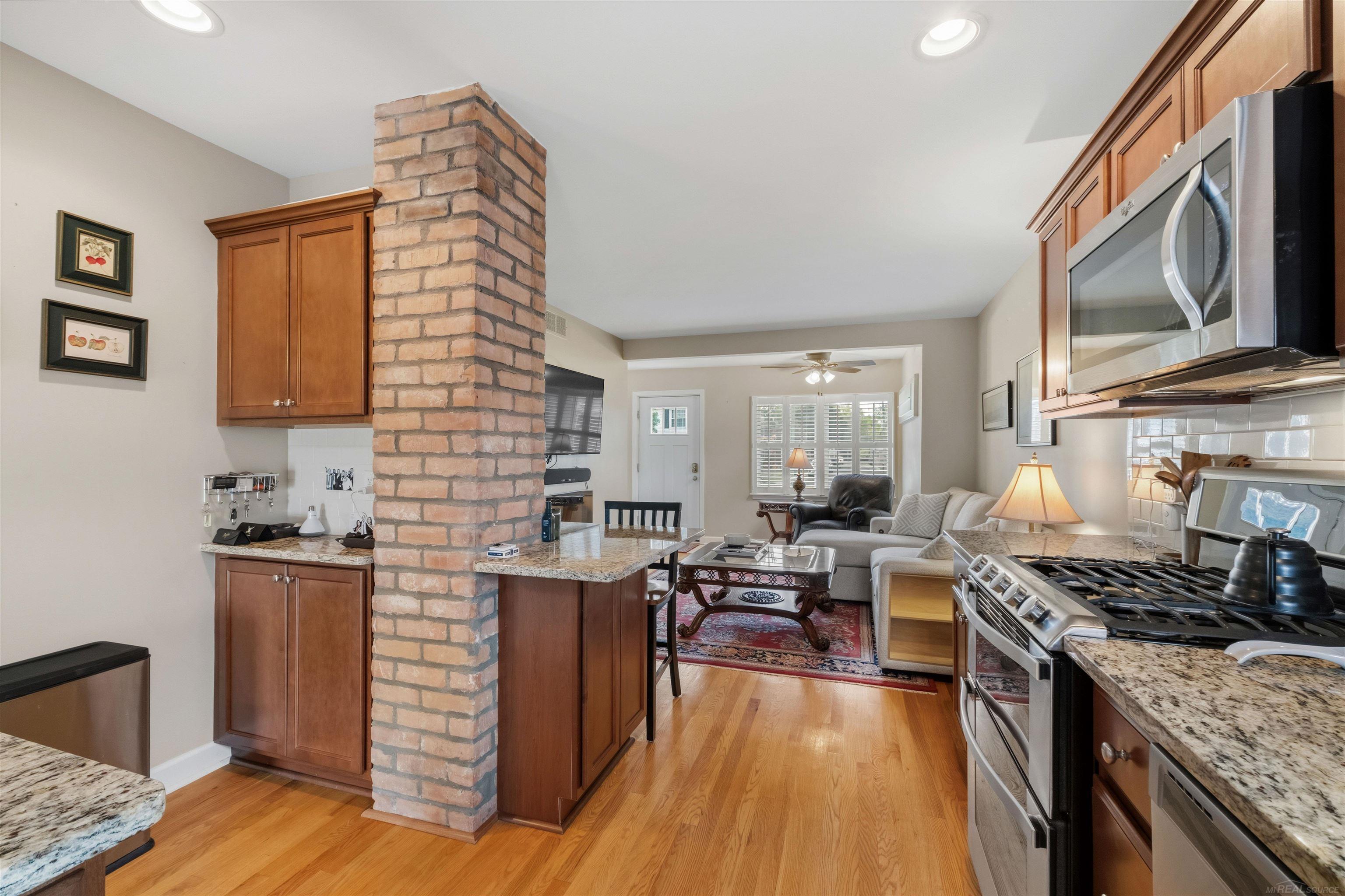 628 Notre Dame Street Property Photo 24