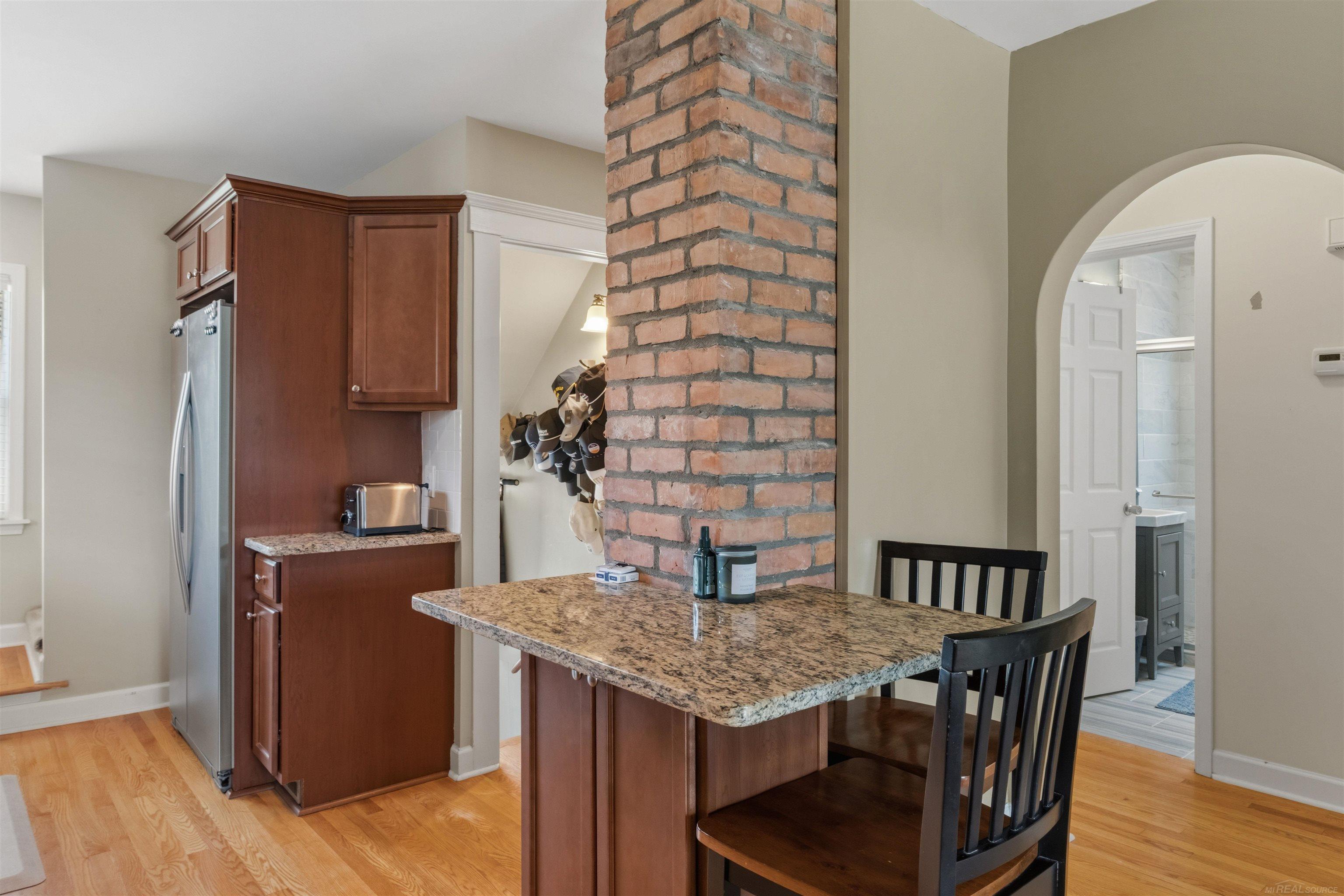 628 Notre Dame Street Property Photo 25
