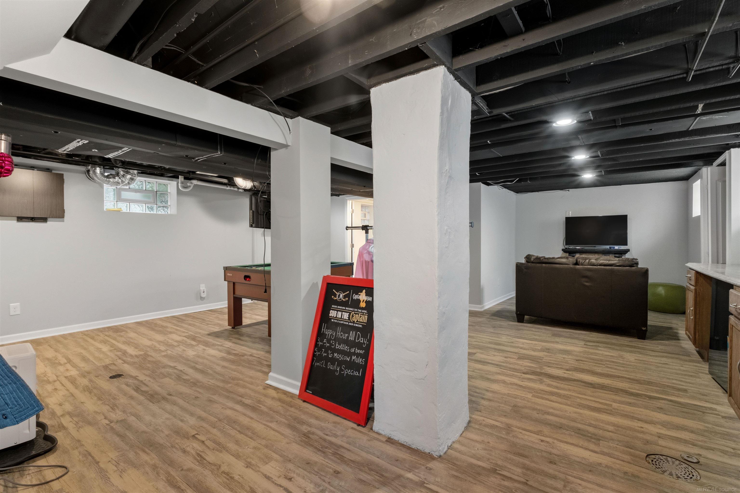 628 Notre Dame Street Property Photo 40