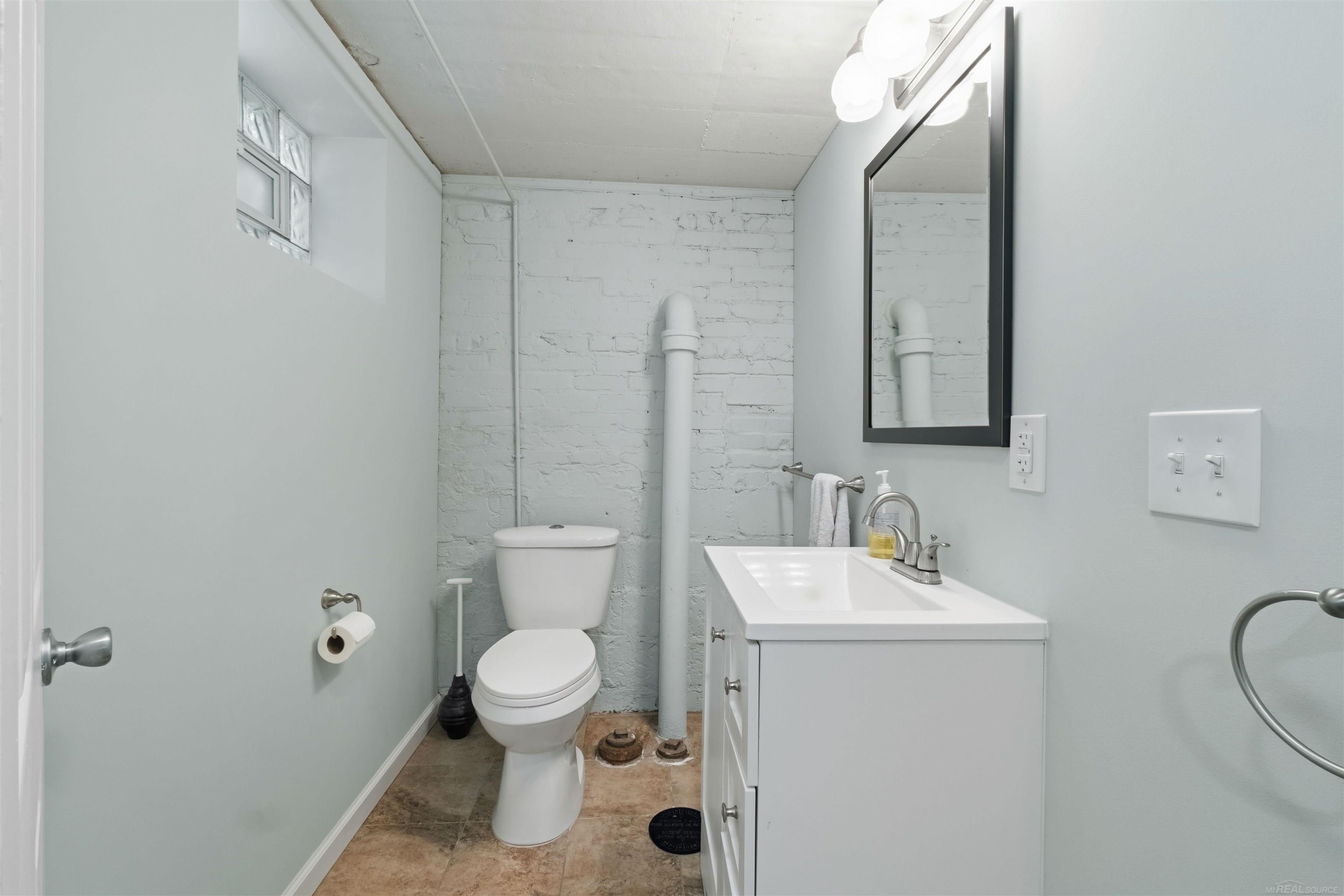 628 Notre Dame Street Property Photo 48