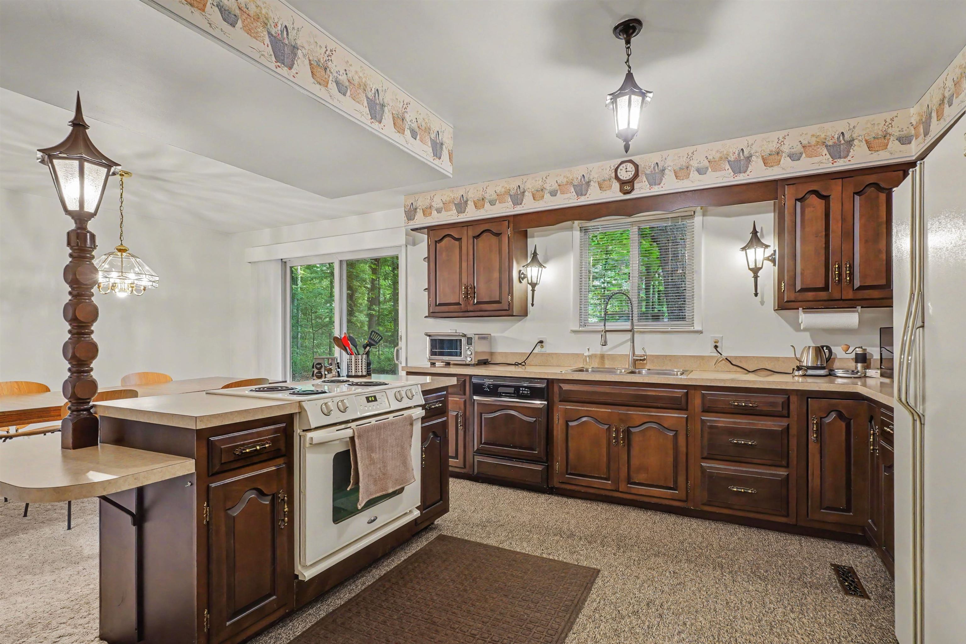 1380 E Oakwood Terrace Property Photo 8