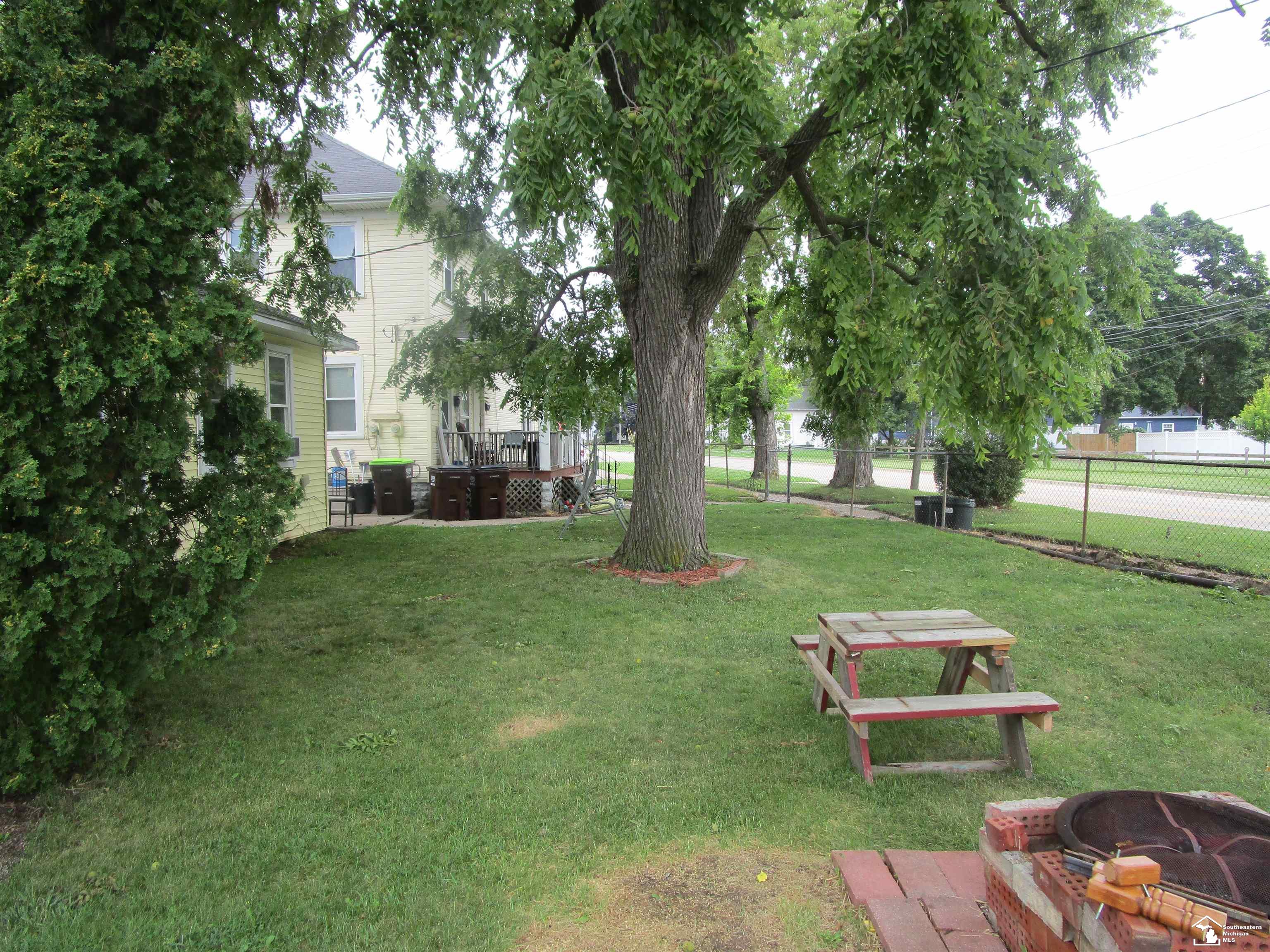 724 Laplaisance Road Property Photo 9