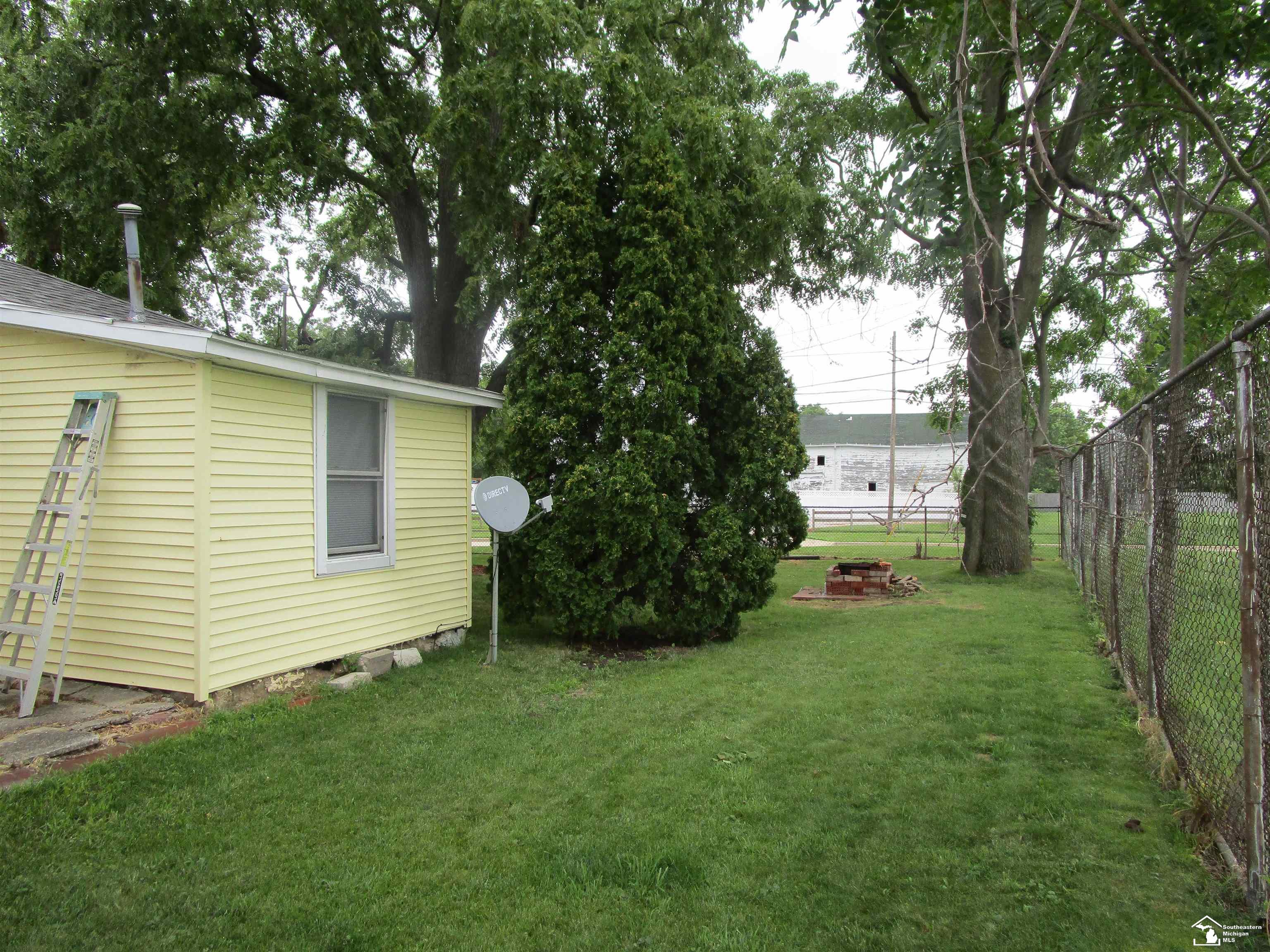 724 Laplaisance Road Property Photo 10