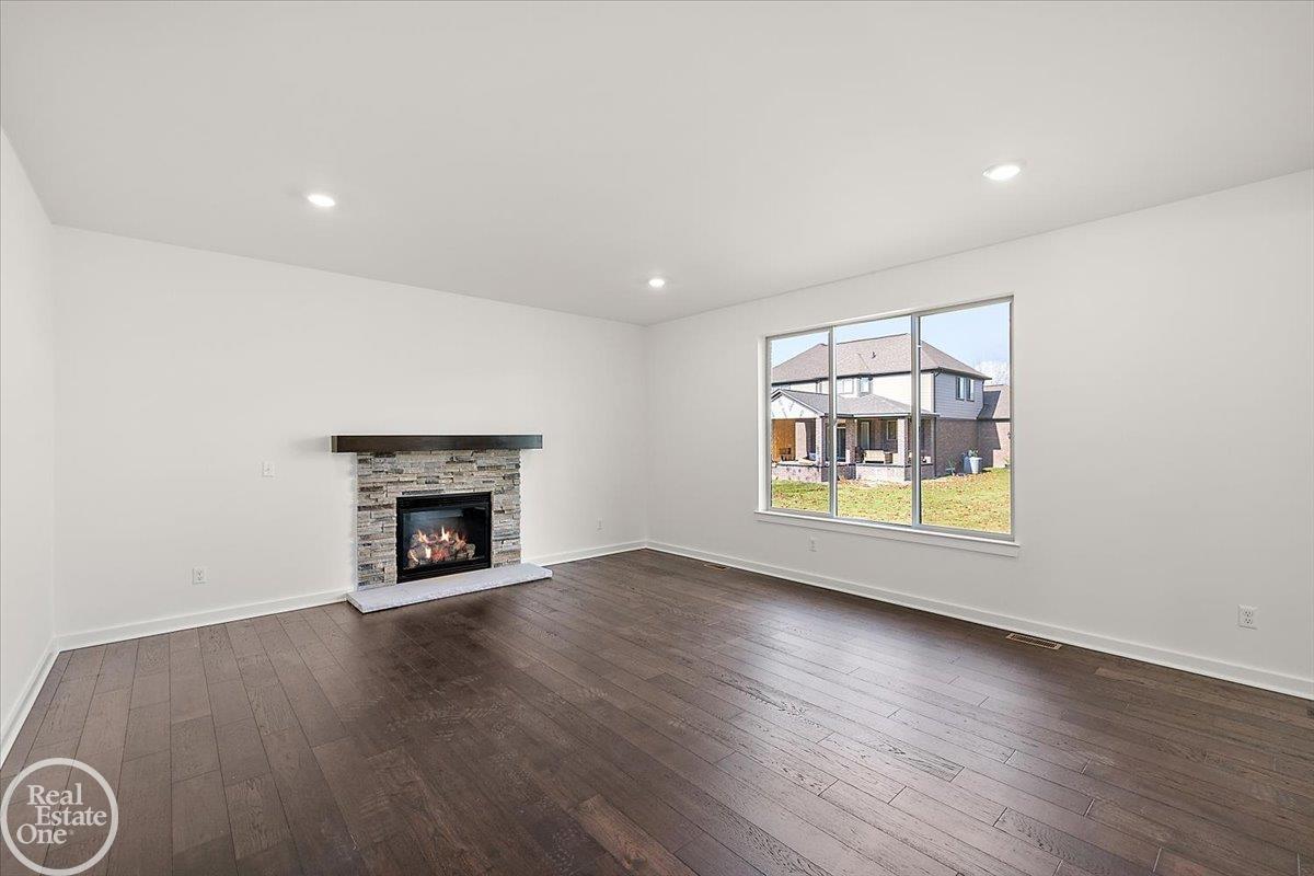 22121 Tahquamenon Court Property Photo 13