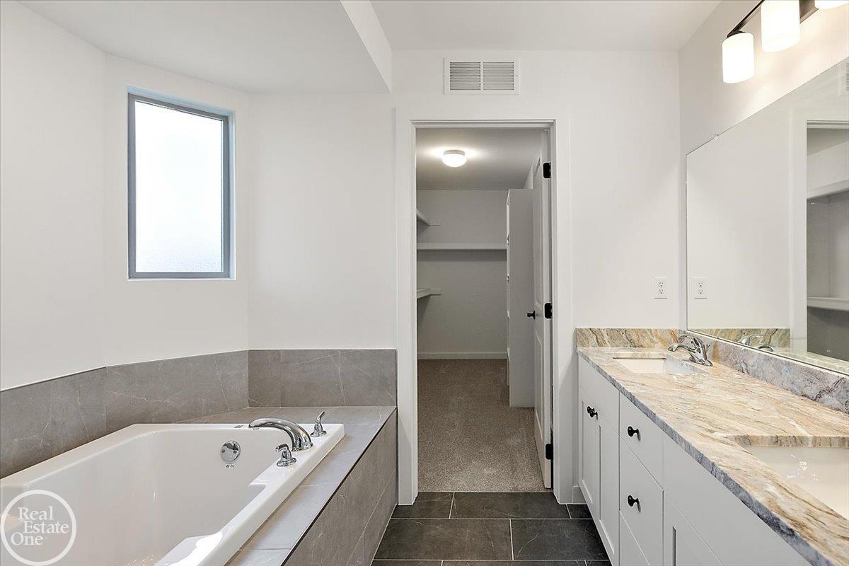 22121 Tahquamenon Court Property Photo 35