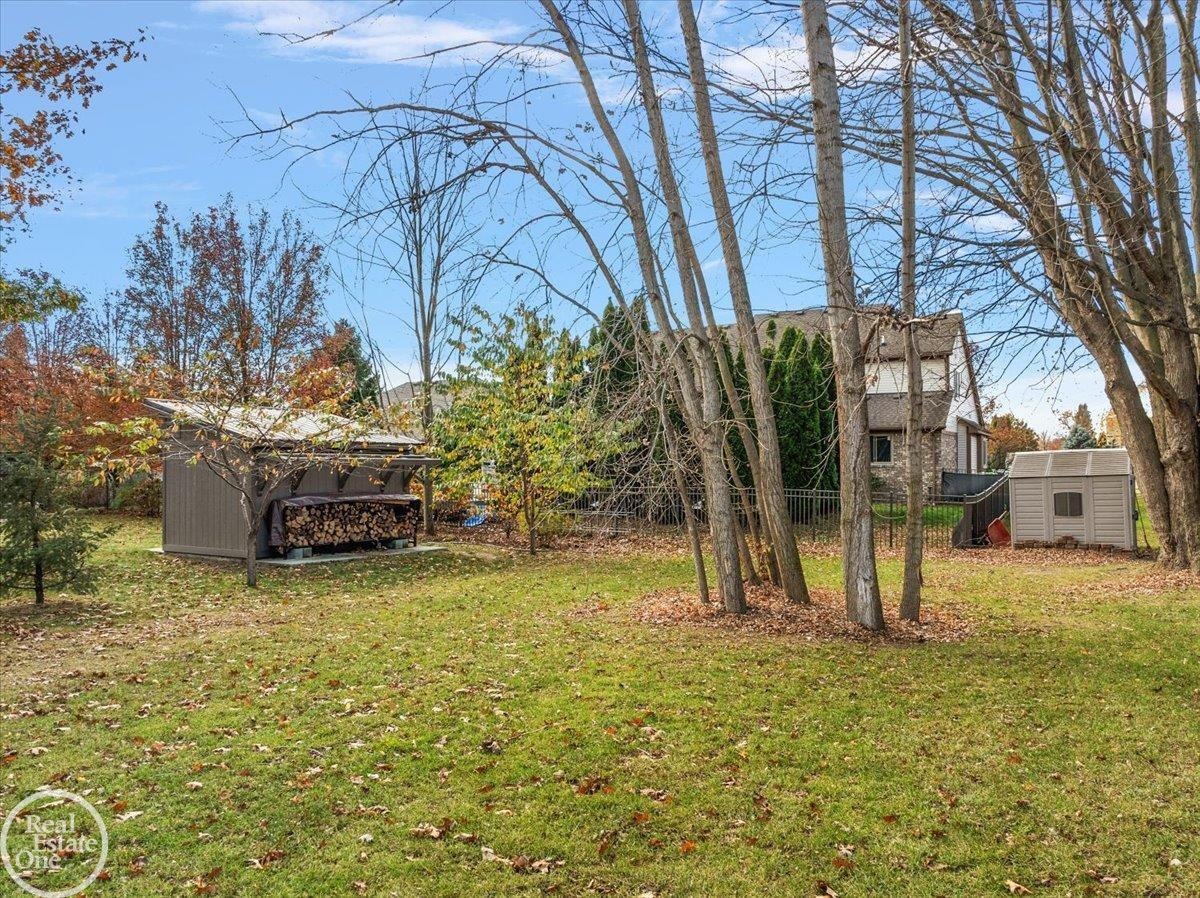 22106 Grove Drive Property Photo 5