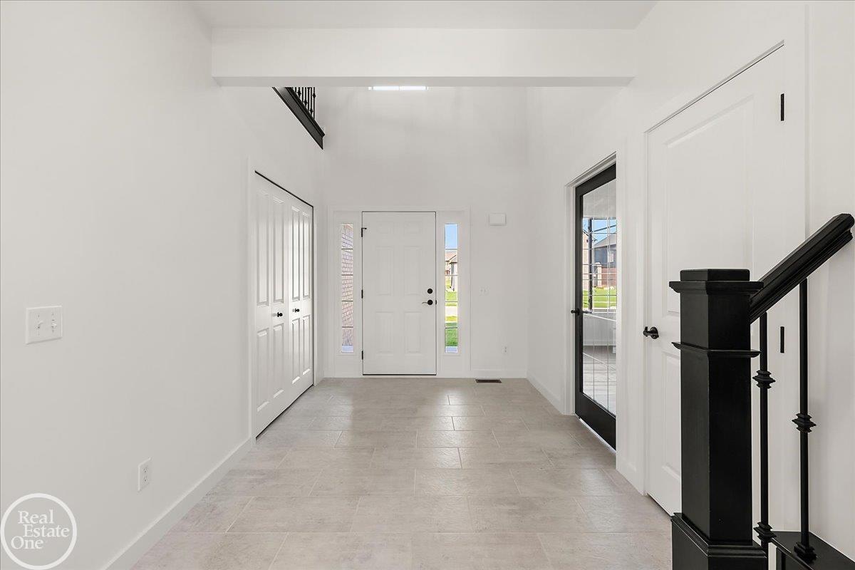 22138 Grove Drive Property Photo 8