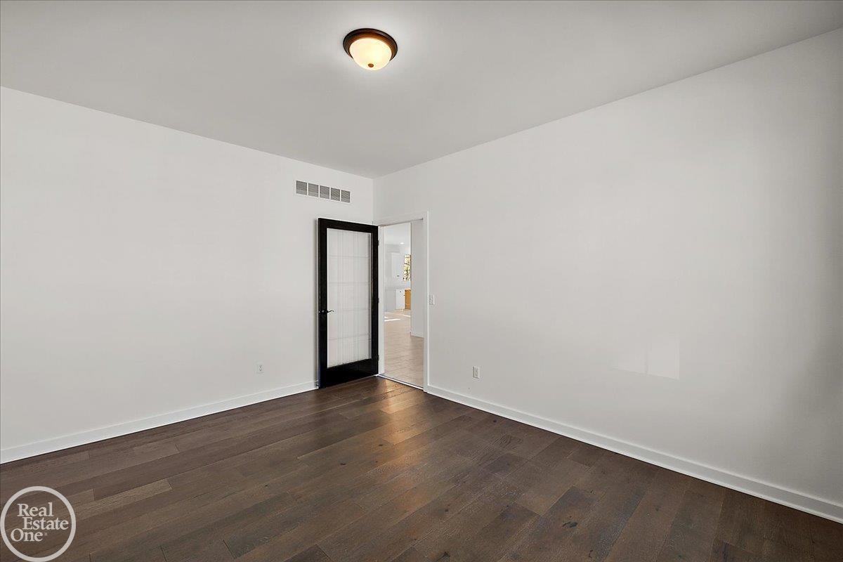 22138 Grove Drive Property Photo 25