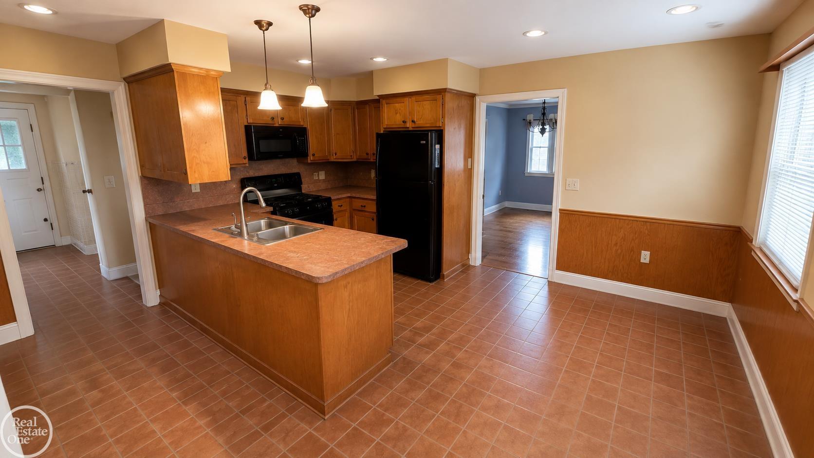140 S Wilson Boulevard Property Photo 18