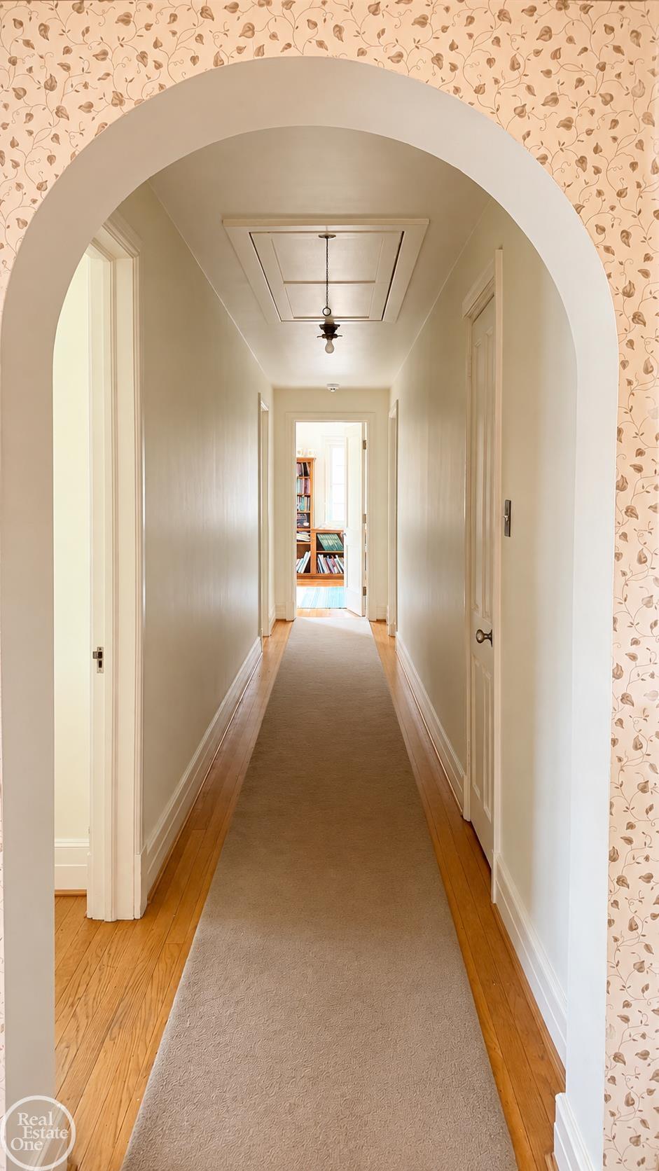 140 S Wilson Boulevard Property Photo 19
