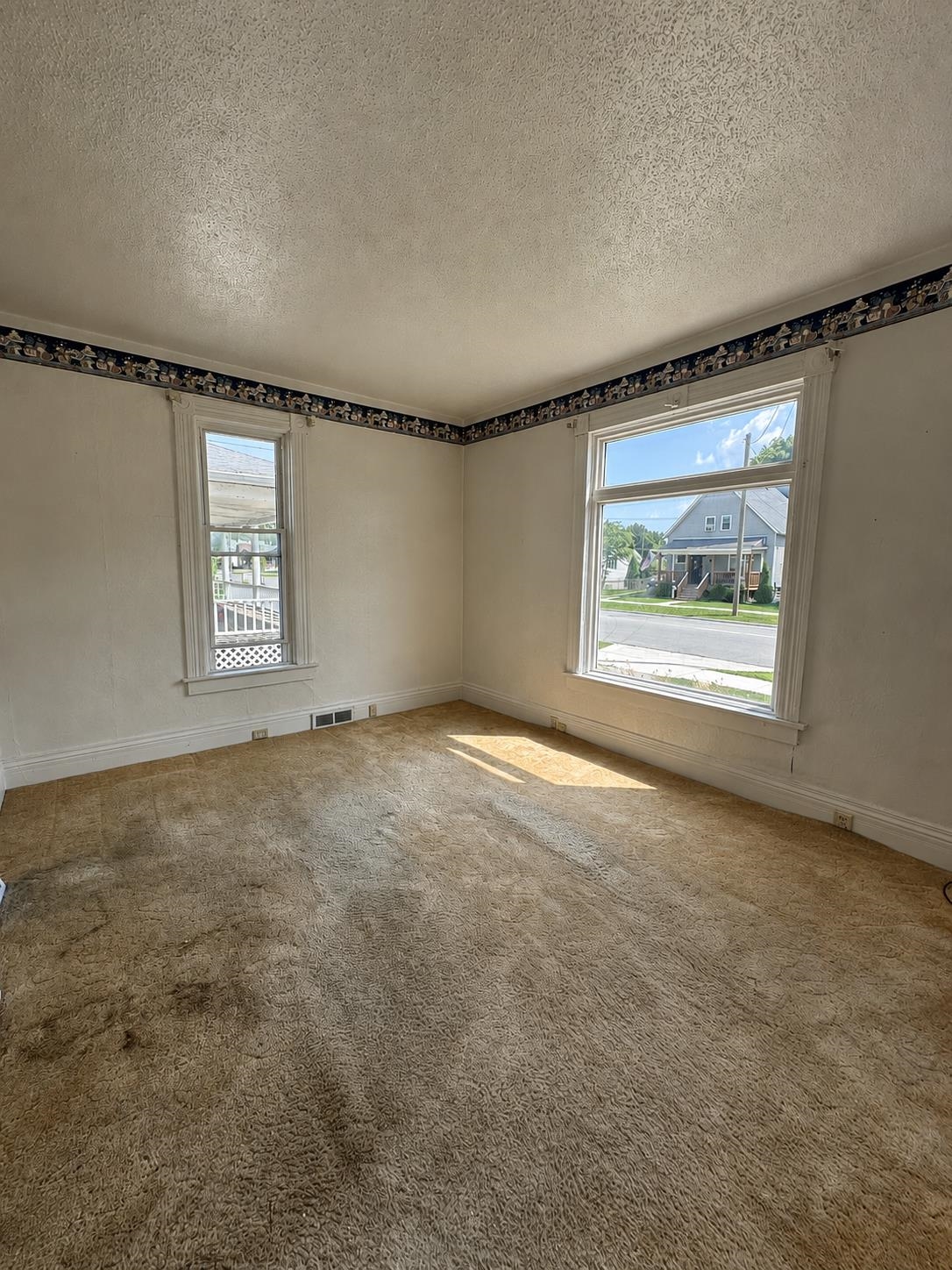 503 N Wenona Street Property Photo 6