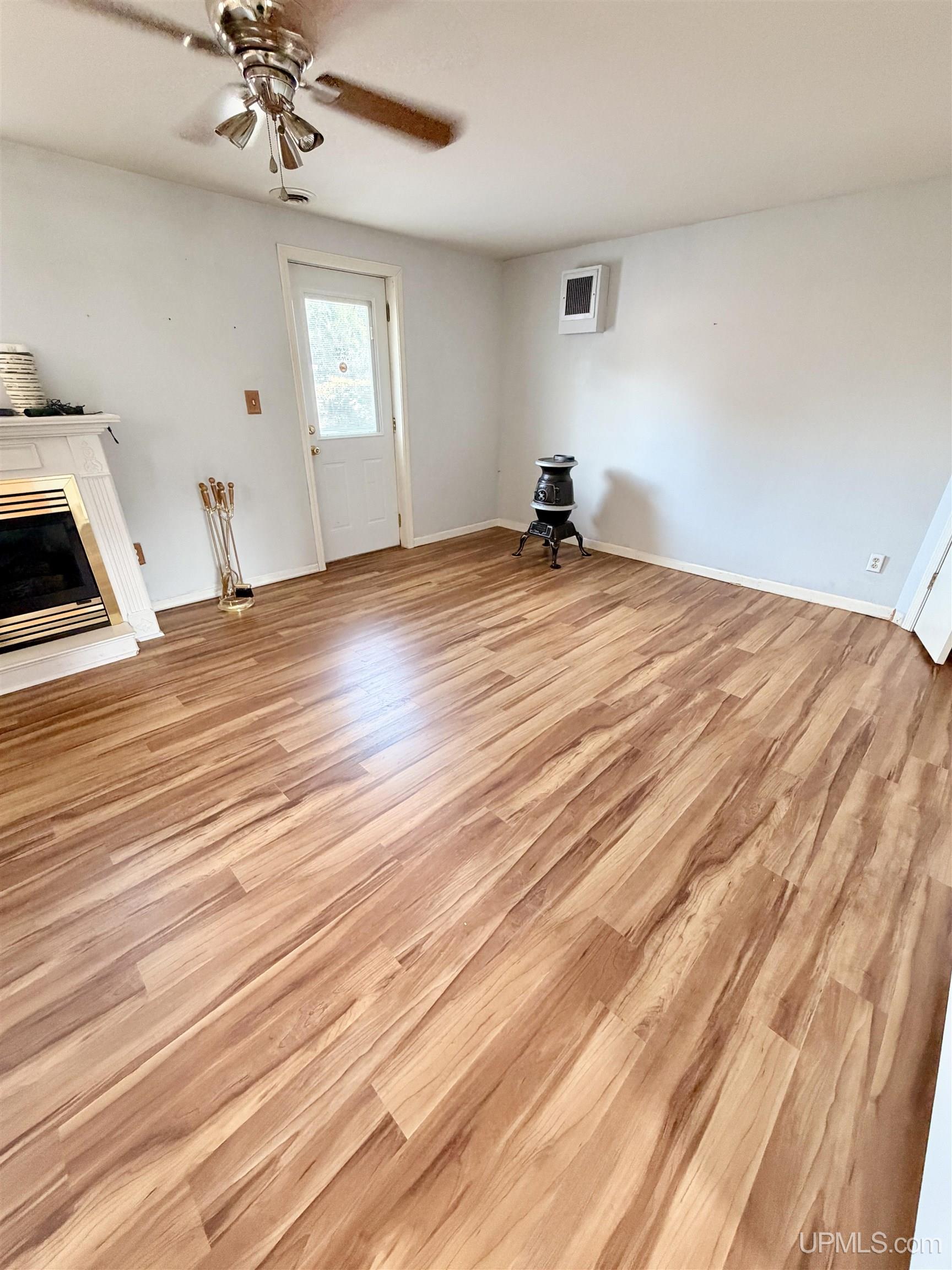 115 S Marigold Street Property Photo 10