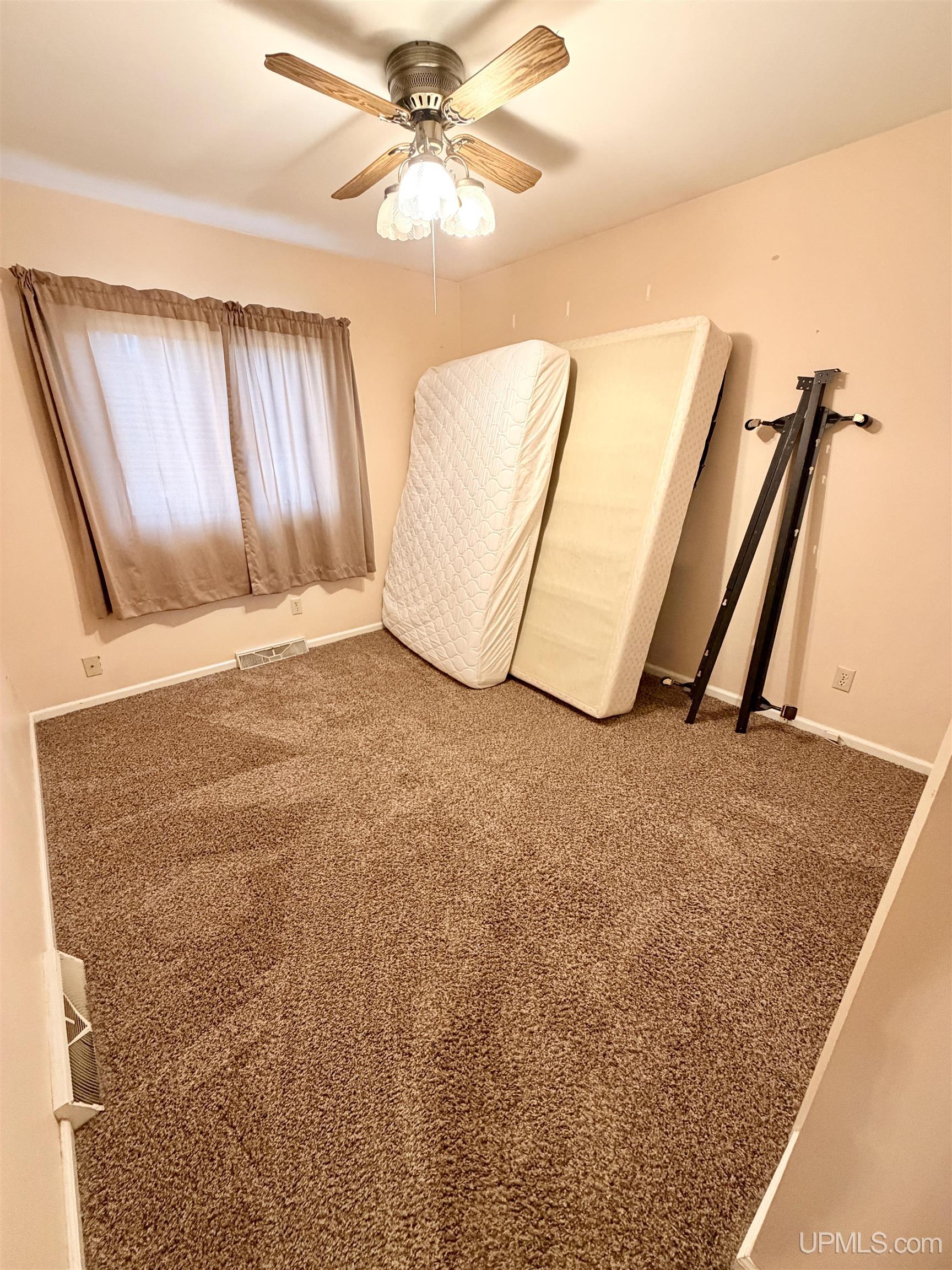 115 S Marigold Street Property Photo 13