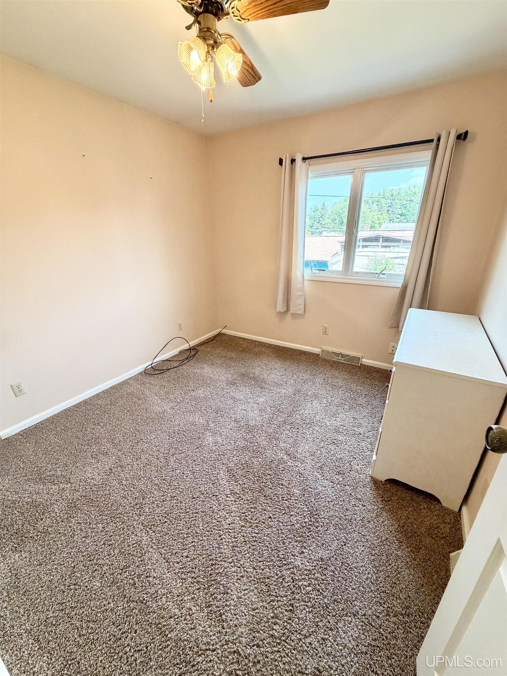 115 S Marigold Street Property Photo 14