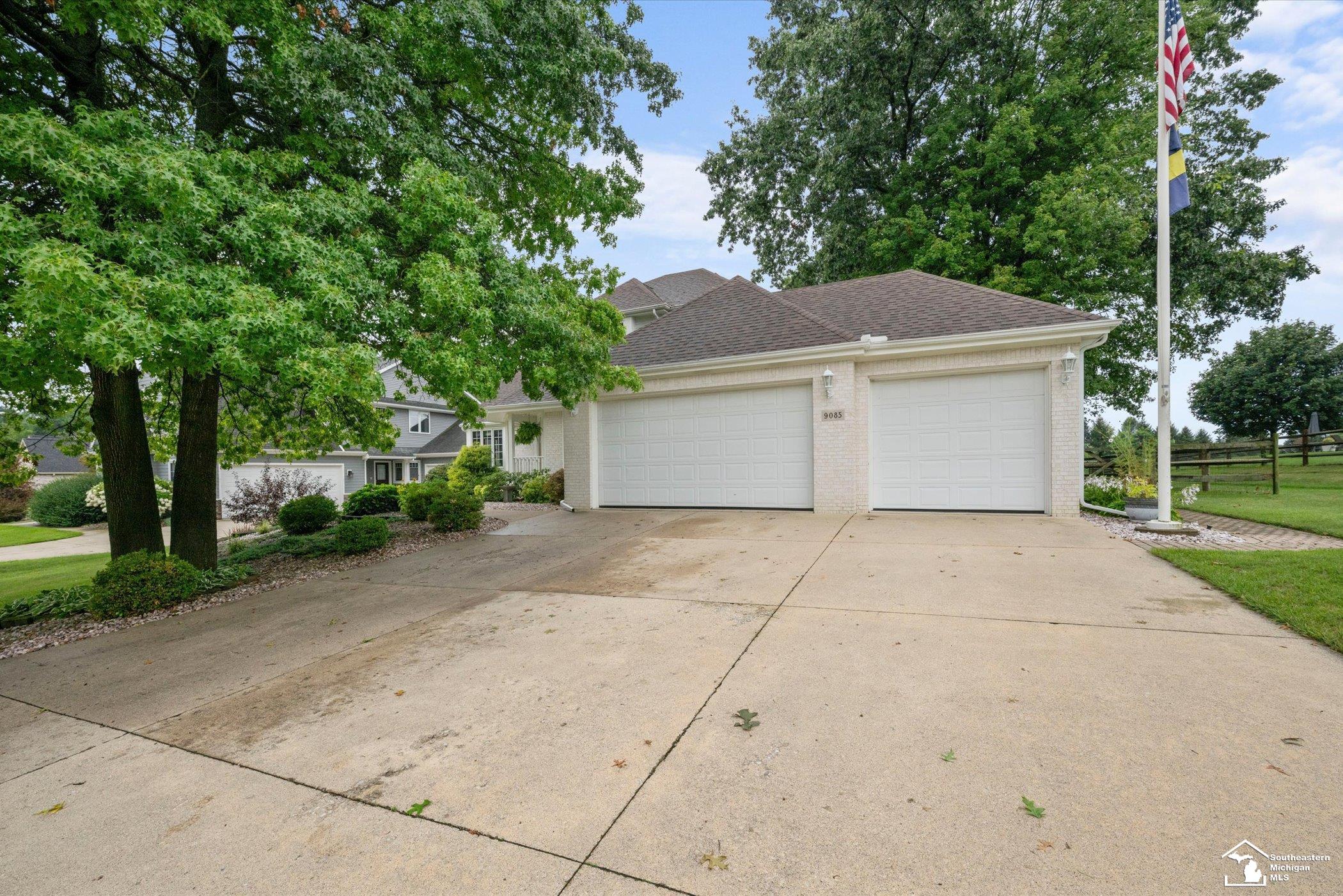 9085 Legacy Court Property Photo 4