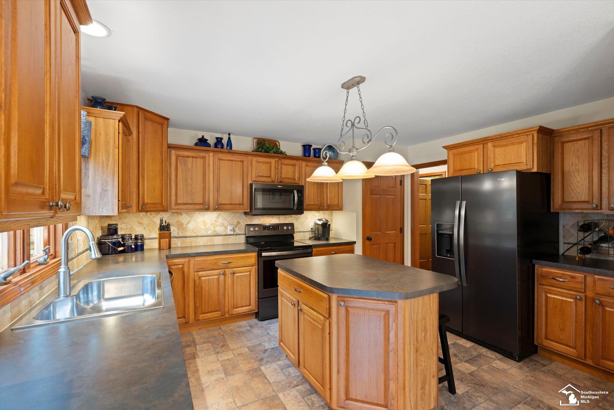 9085 Legacy Court Property Photo 18