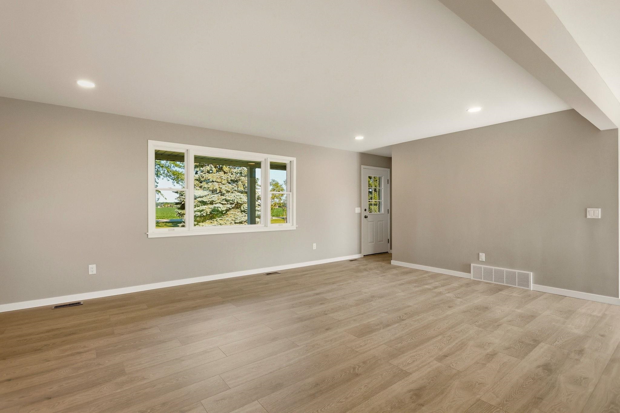 2141 Maple Road Property Photo 8
