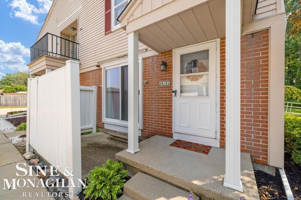 24151 Meadow Bridge Drive Property Photo 27
