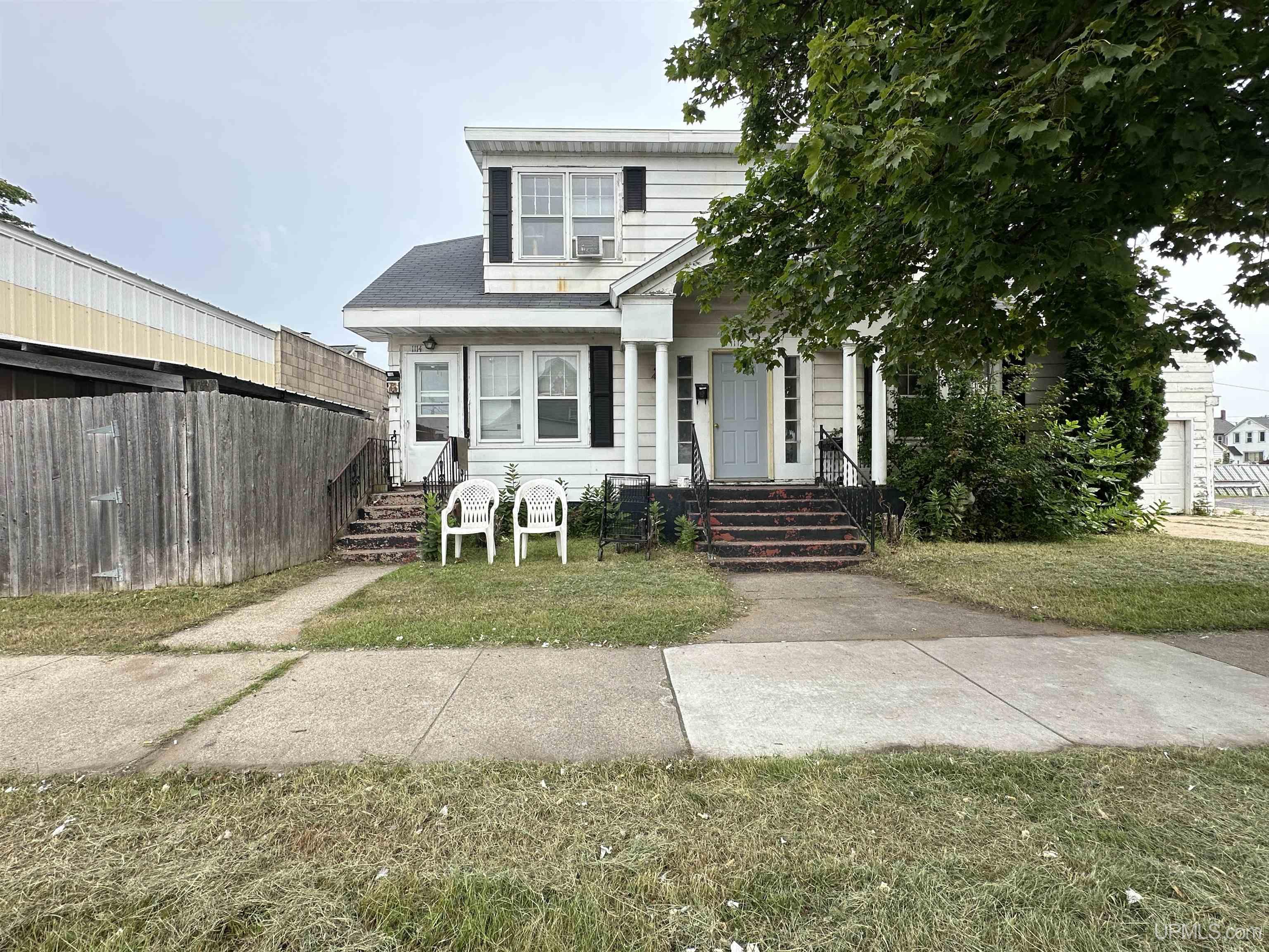 1112 N 1st Avenue Property Photo 1