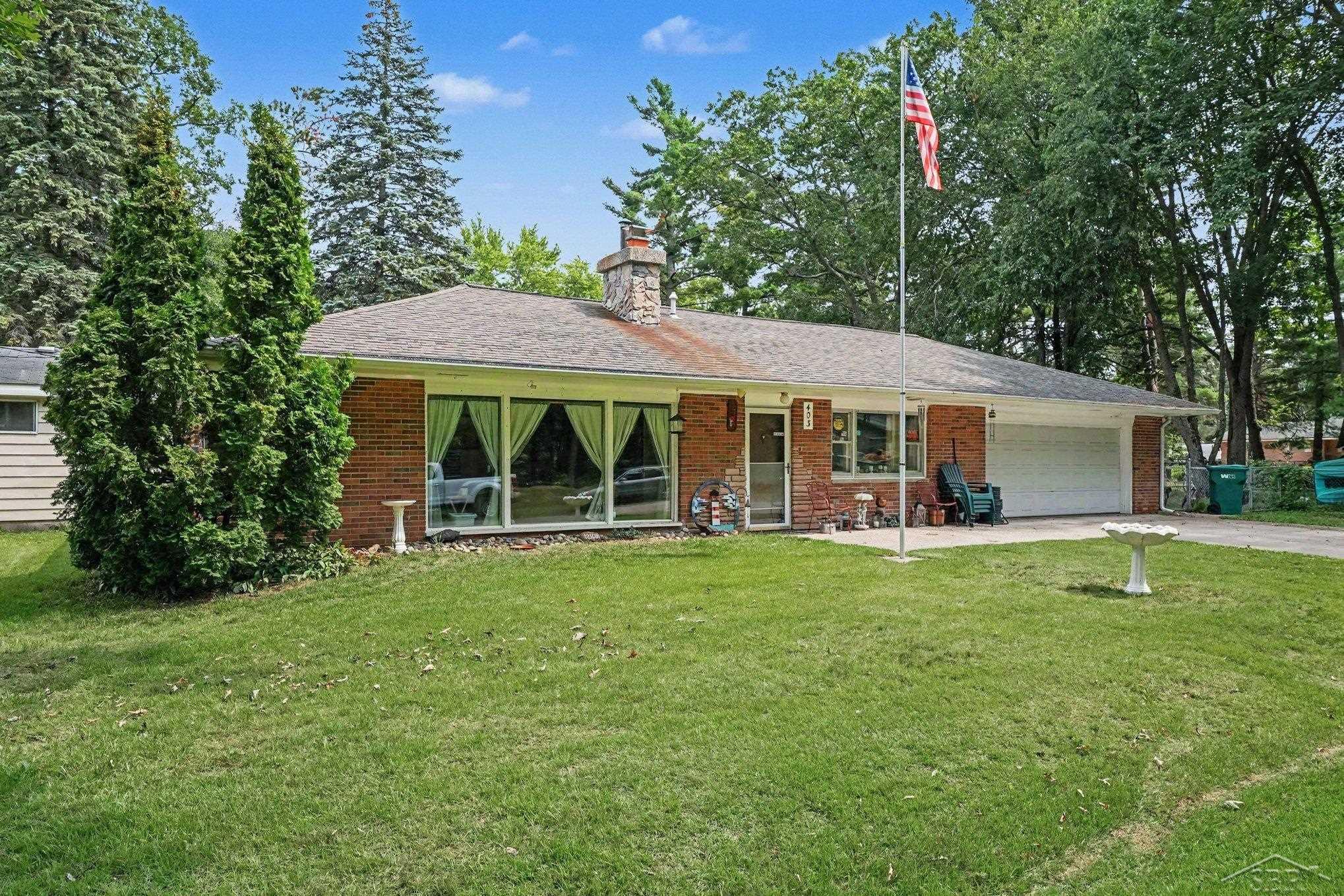 403 Apple Blossom Avenue Property Photo 1