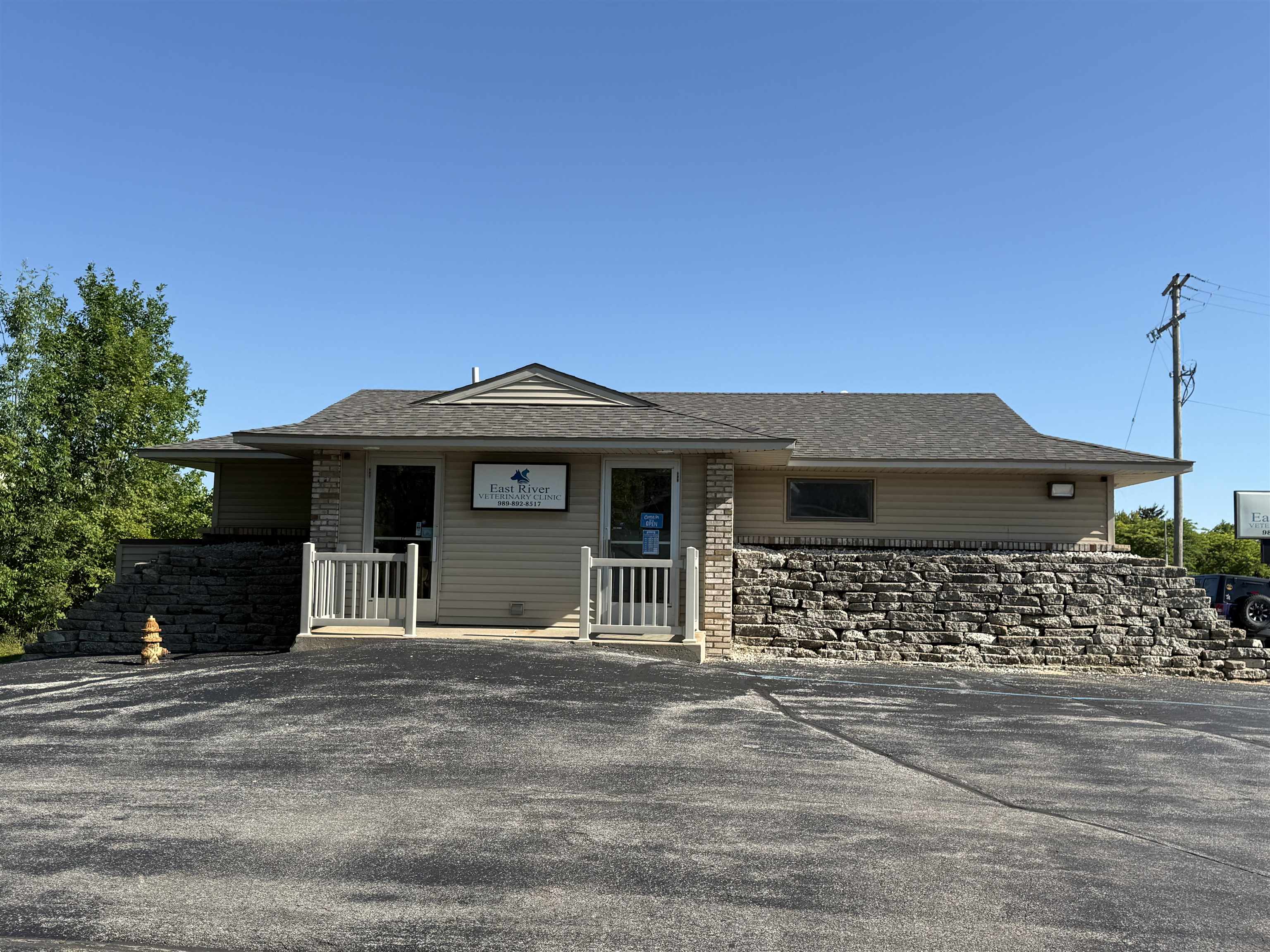 811 N Pine Road Property Photo 1