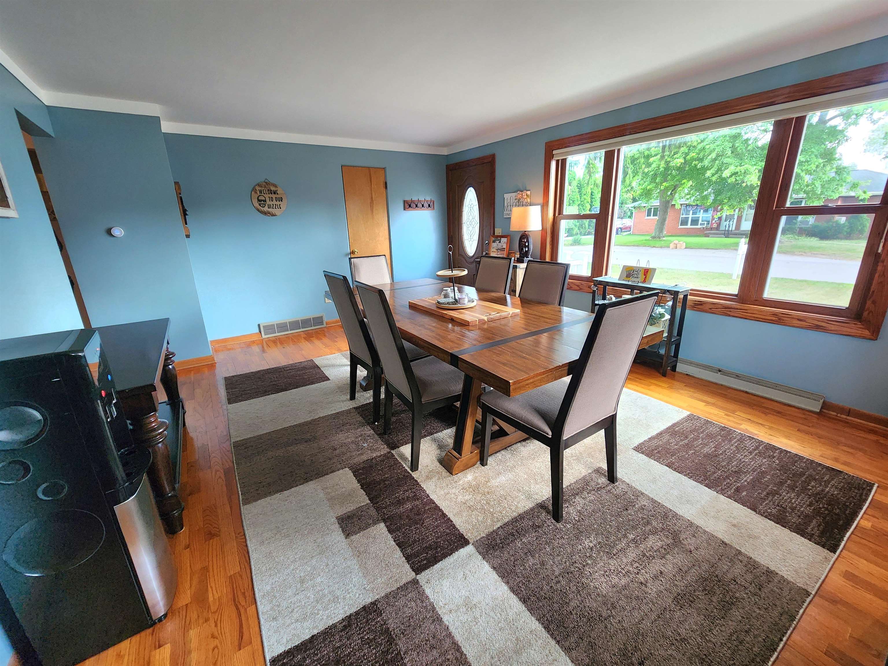303 Yale Street Property Photo 4