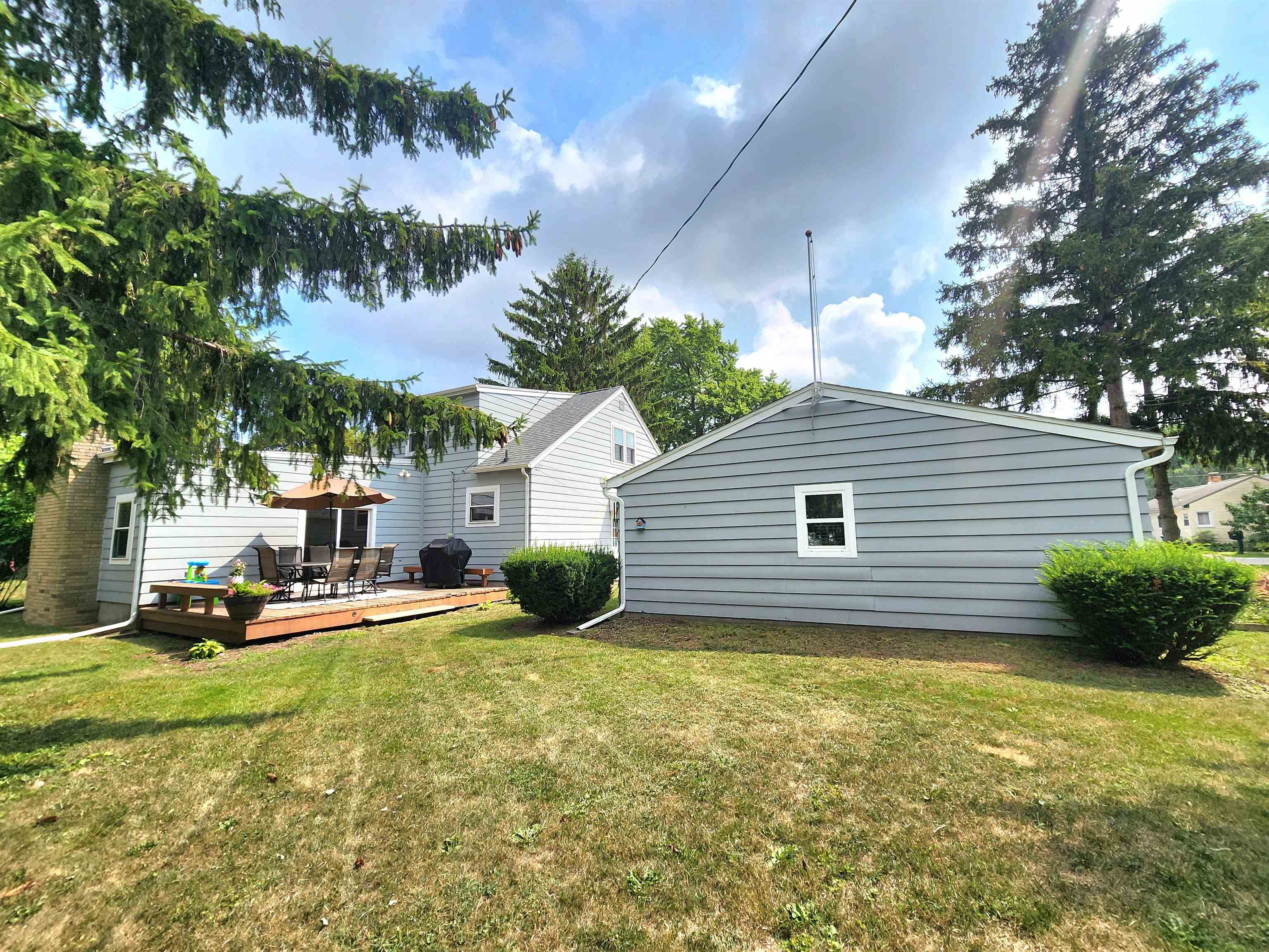 303 Yale Street Property Photo 38