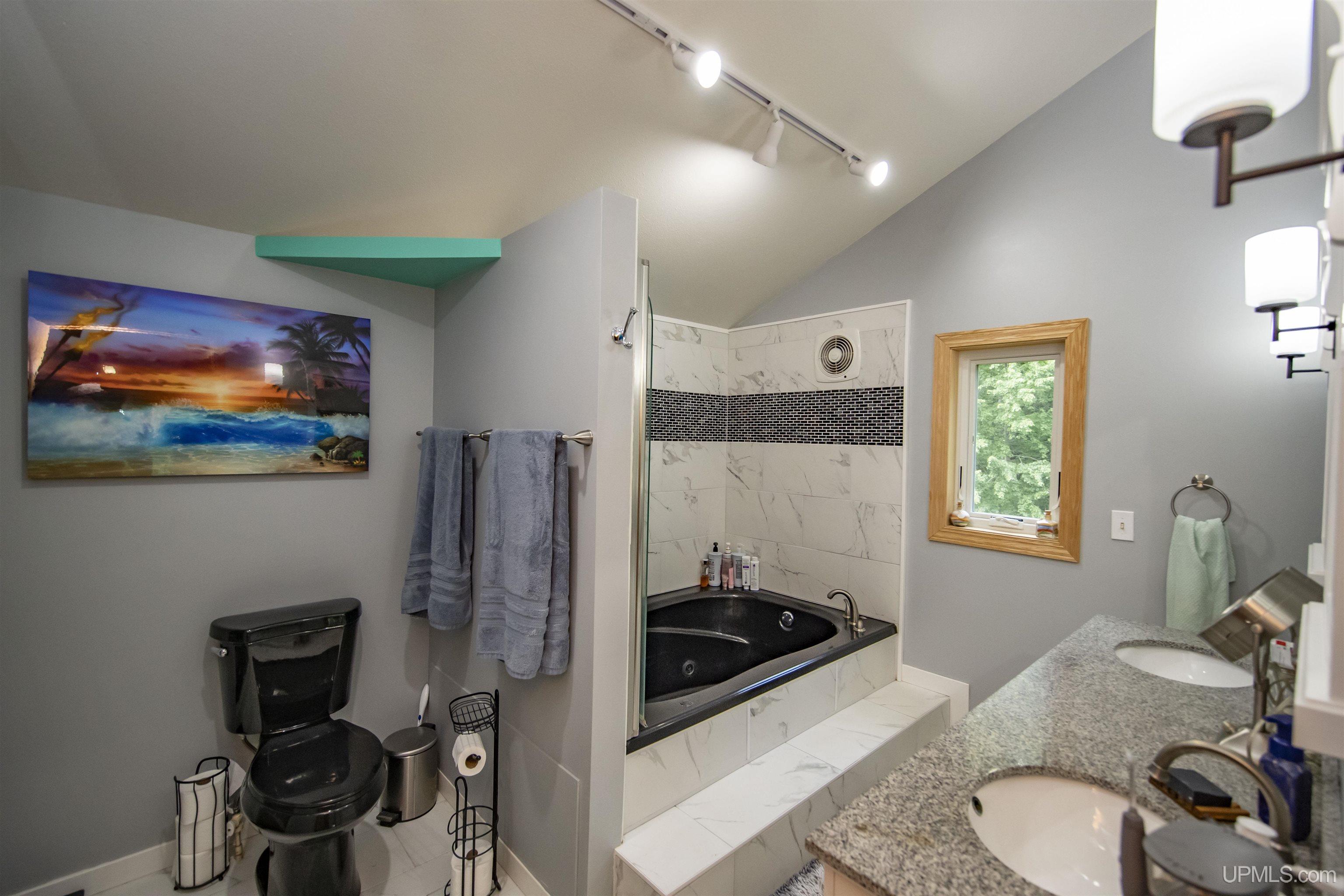 1768 River Bend Trail Property Photo 38