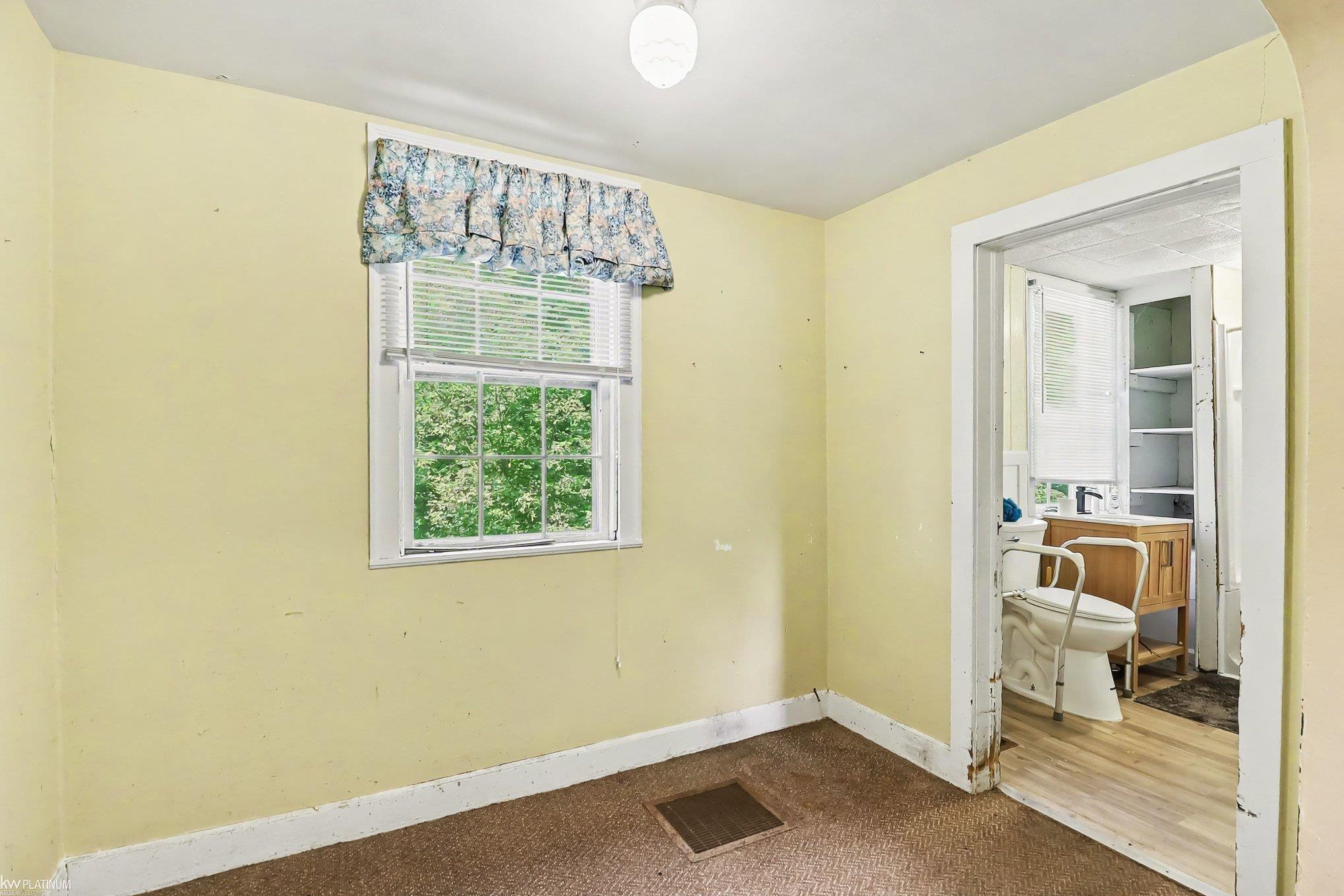 5918 Jeddo Road Property Photo 16