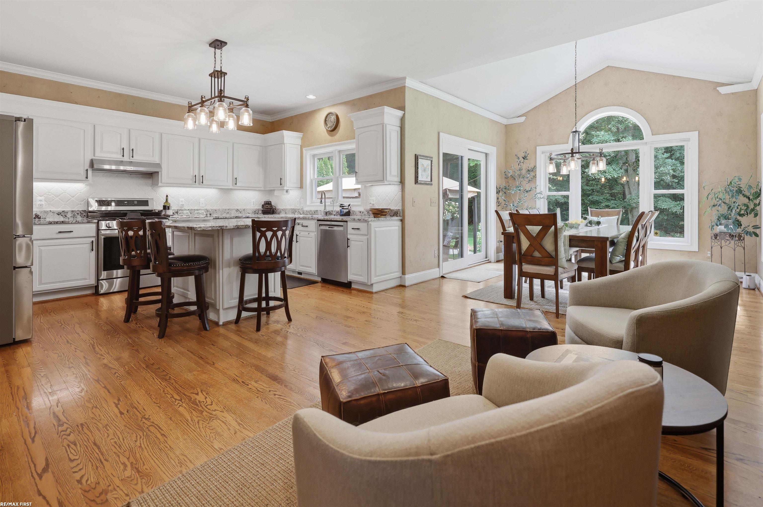 12294 Parkside Circle Property Photo 6