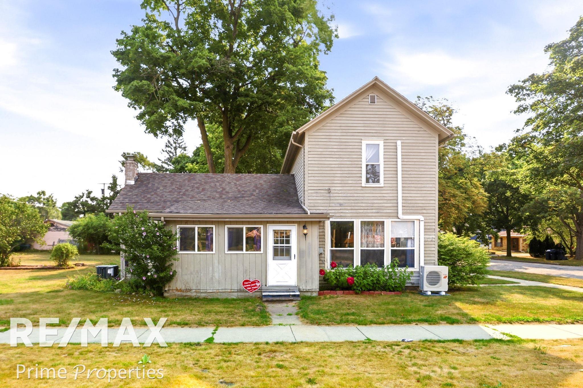 201 S Almer Street Property Photo 1