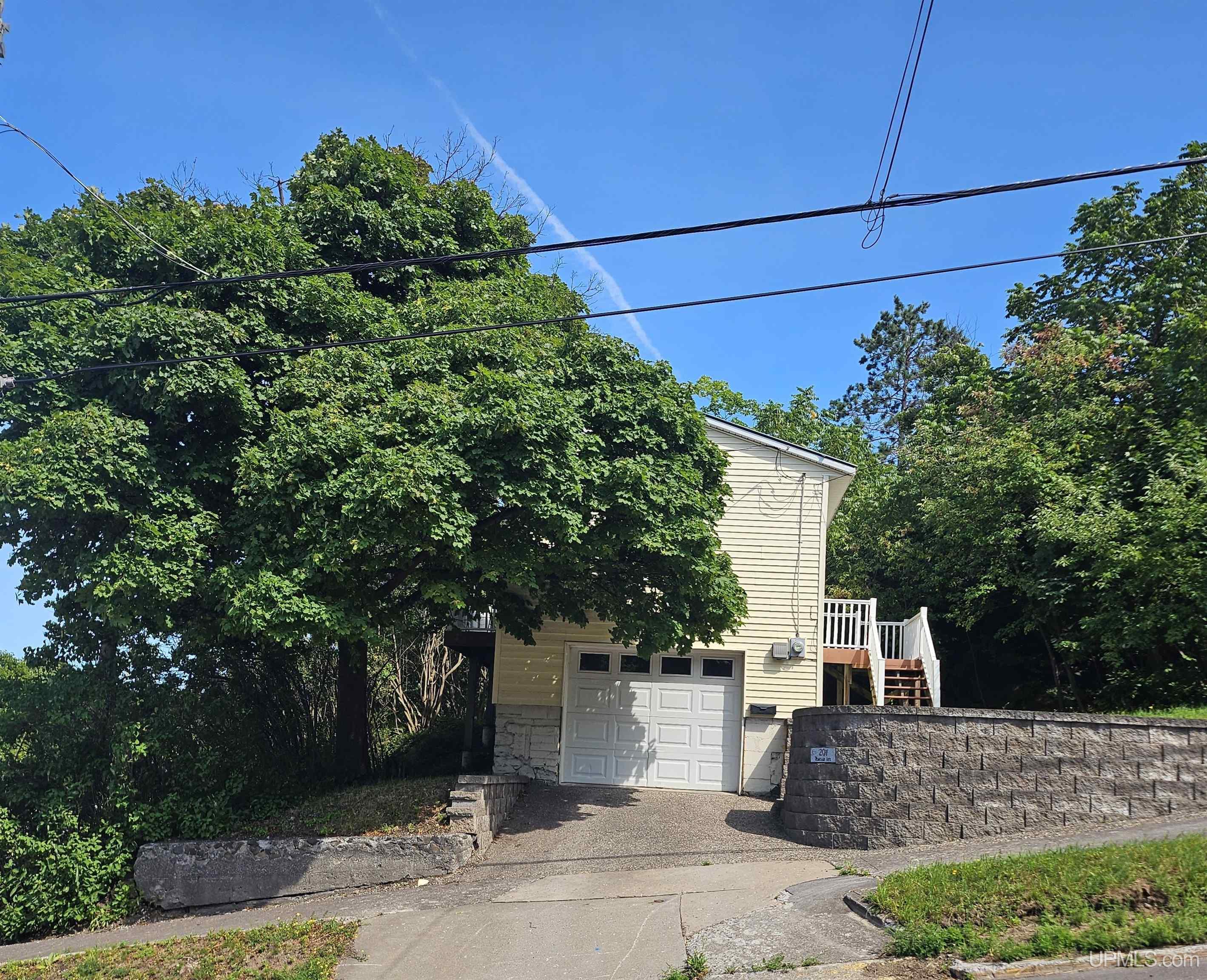 201 Portage Street Property Photo 1