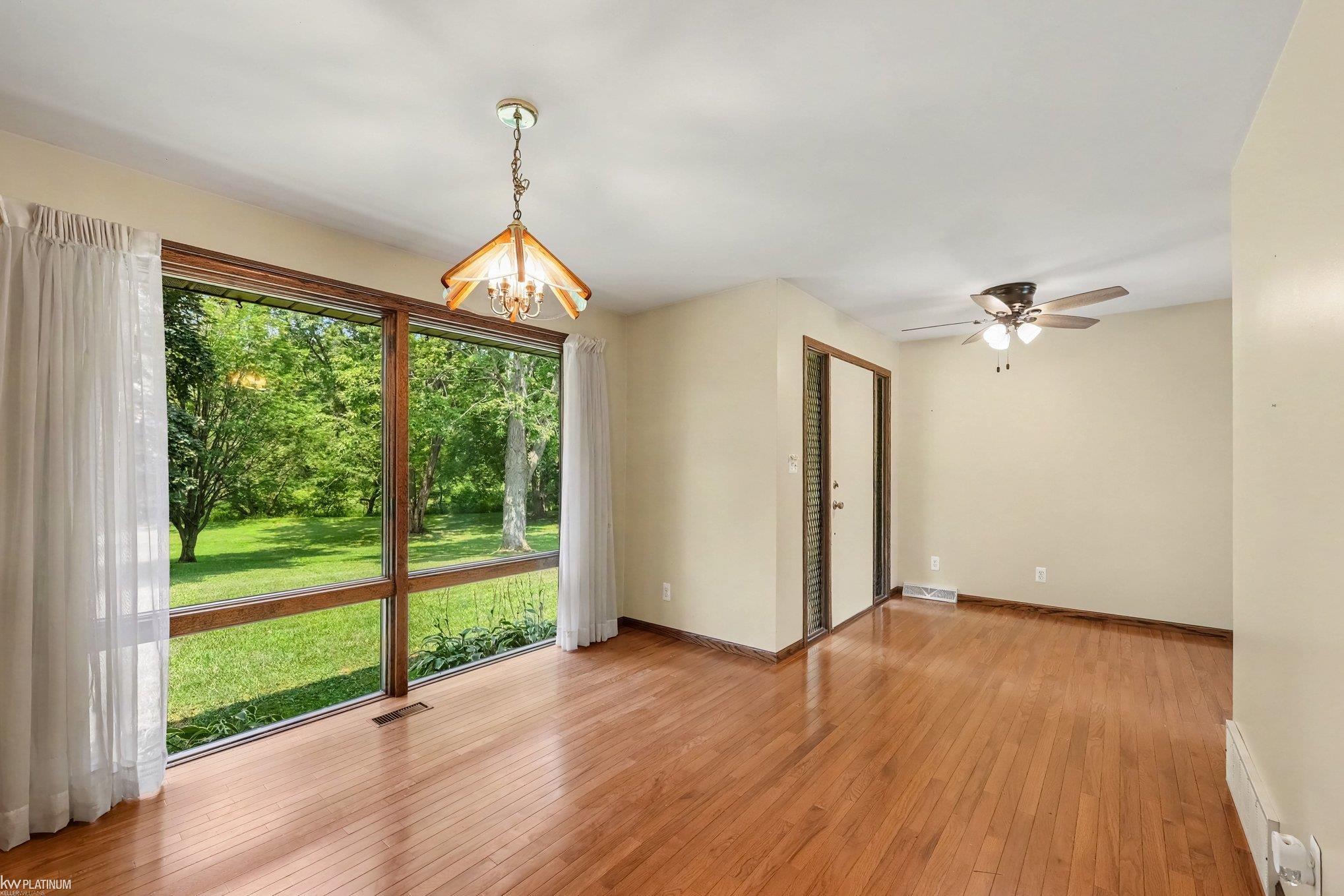7800 Hemlock Drive Property Photo 9