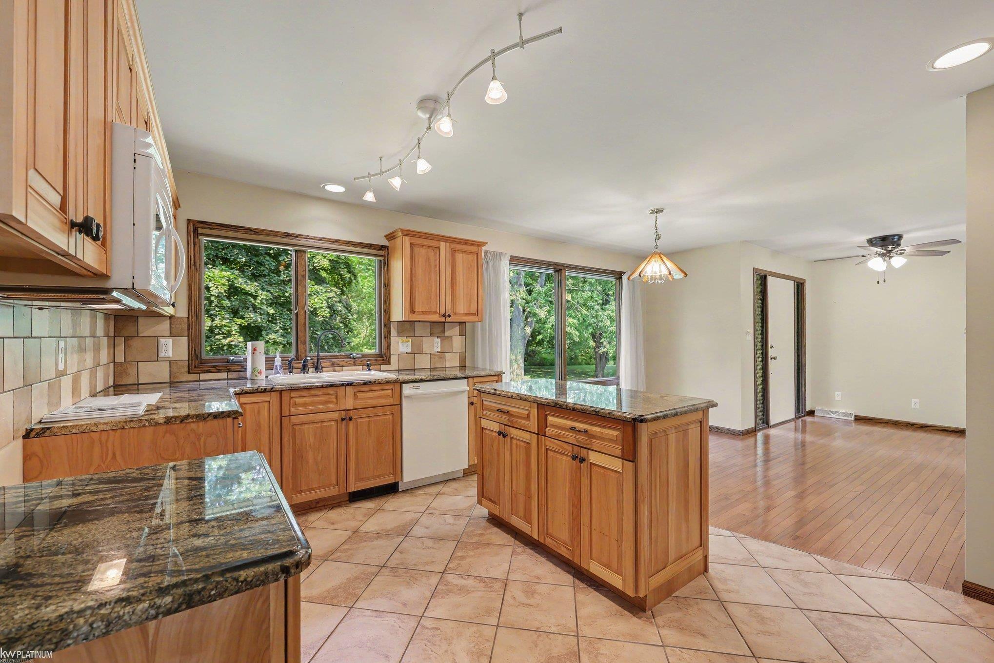 7800 Hemlock Drive Property Photo 13