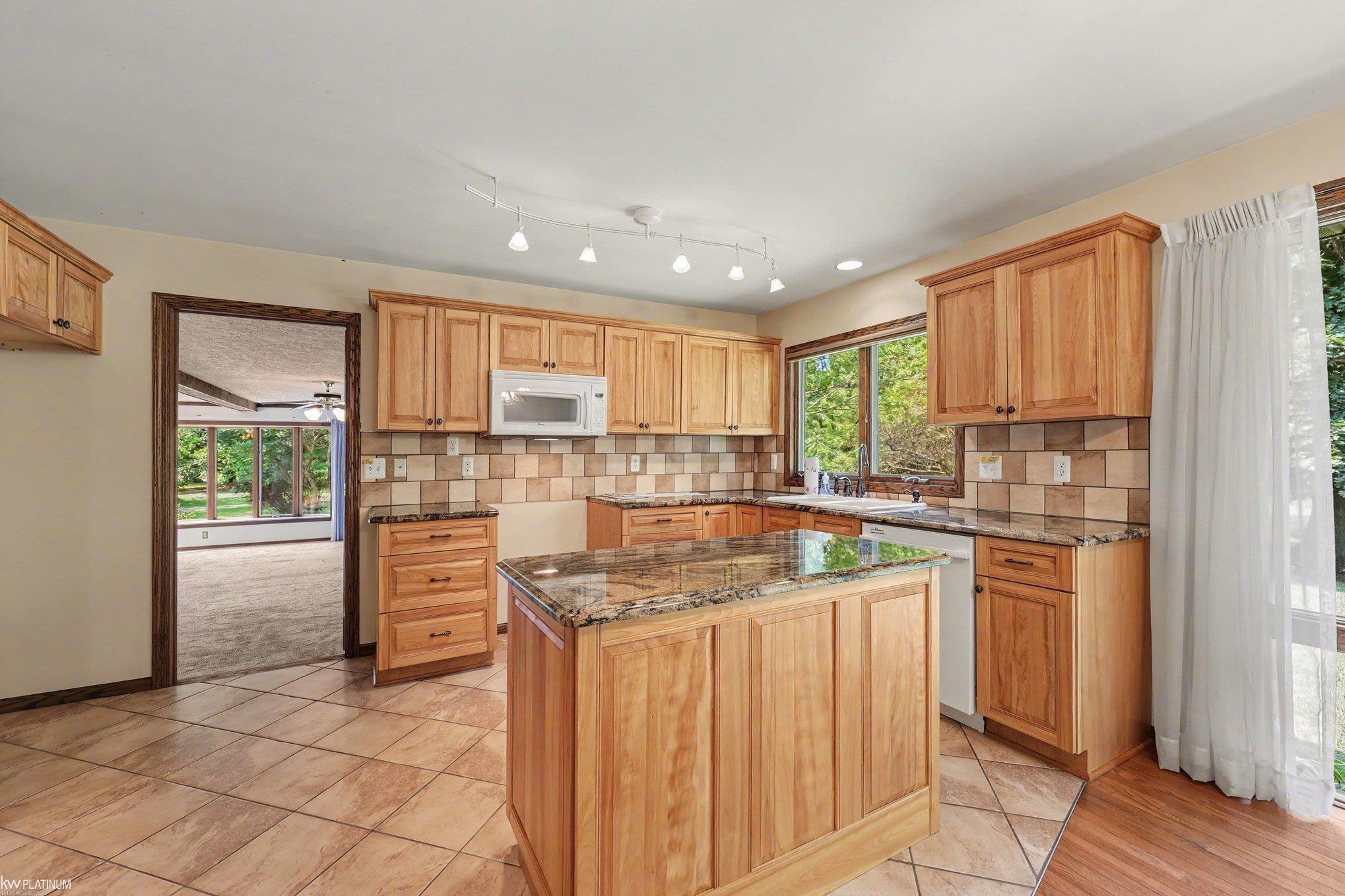 7800 Hemlock Drive Property Photo 14