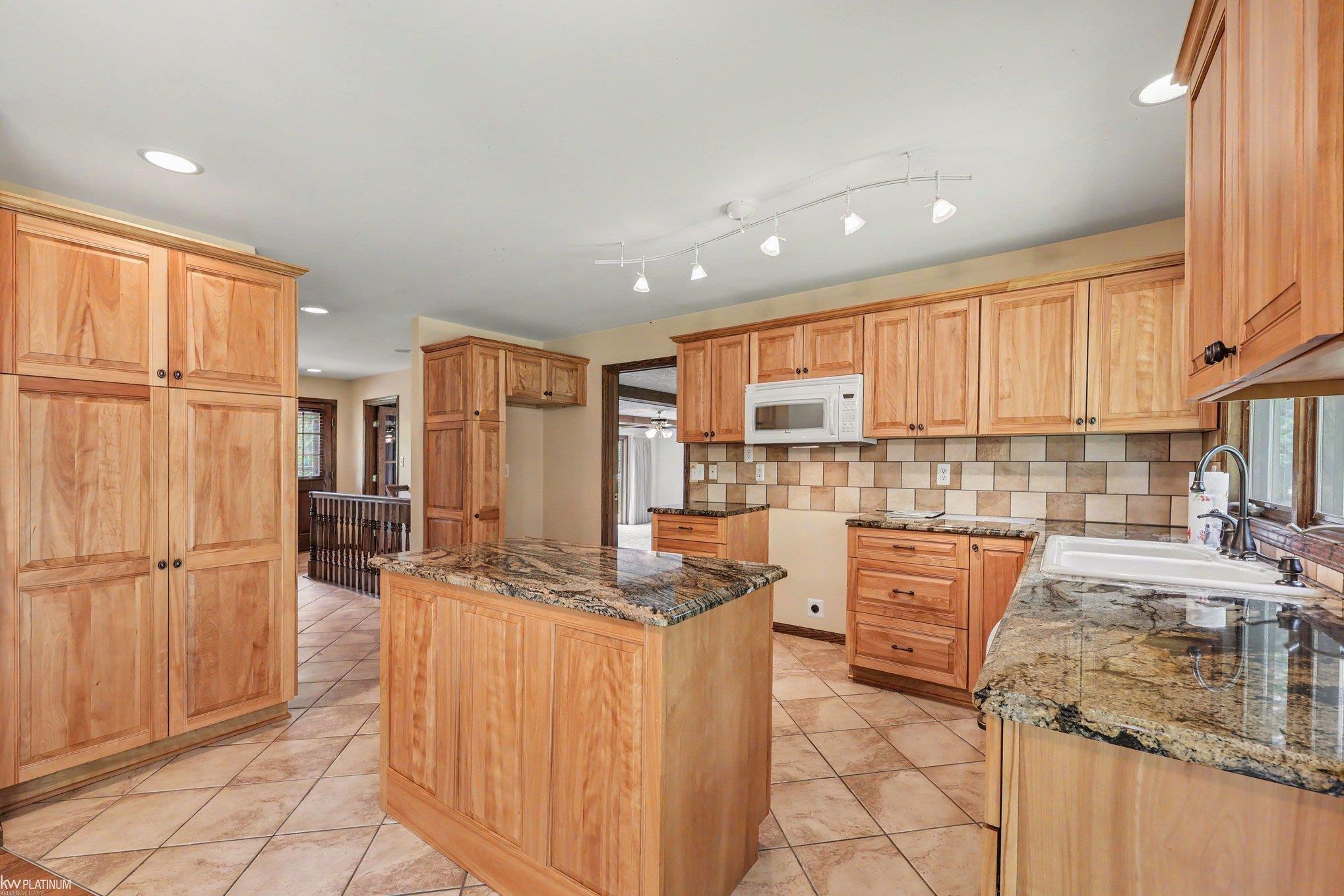 7800 Hemlock Drive Property Photo 15