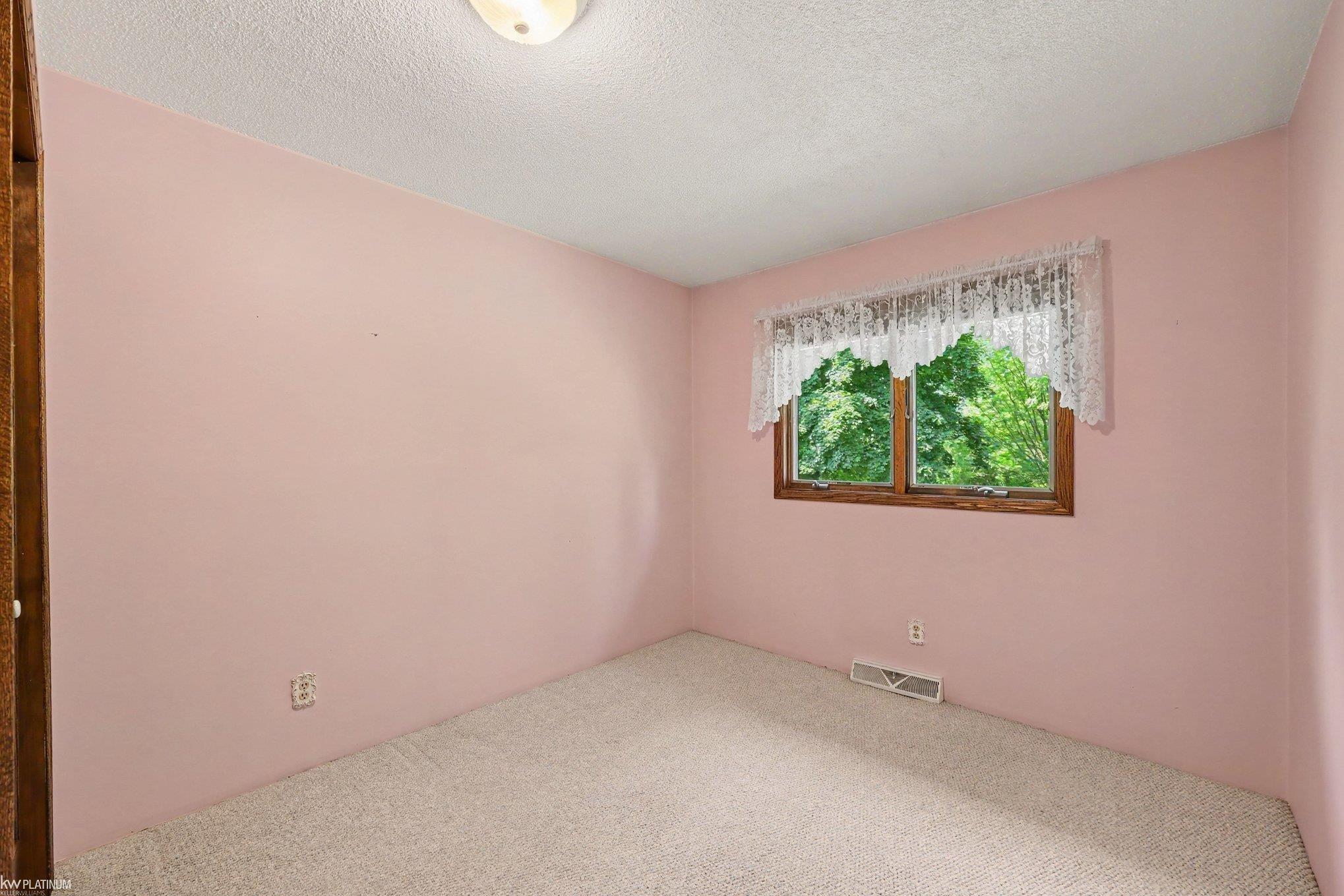 7800 Hemlock Drive Property Photo 19