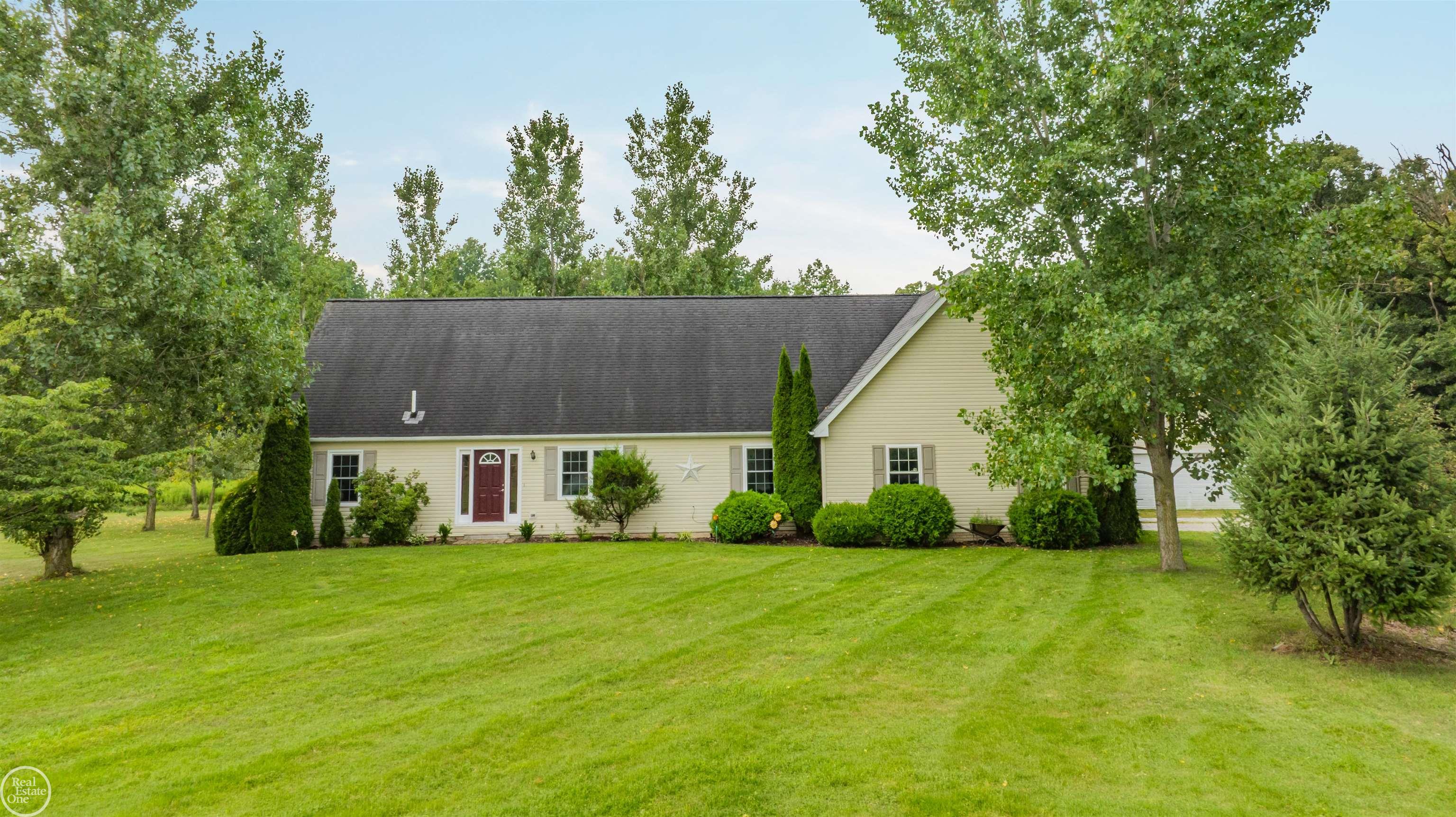 7099 Arnold Road Property Photo 2