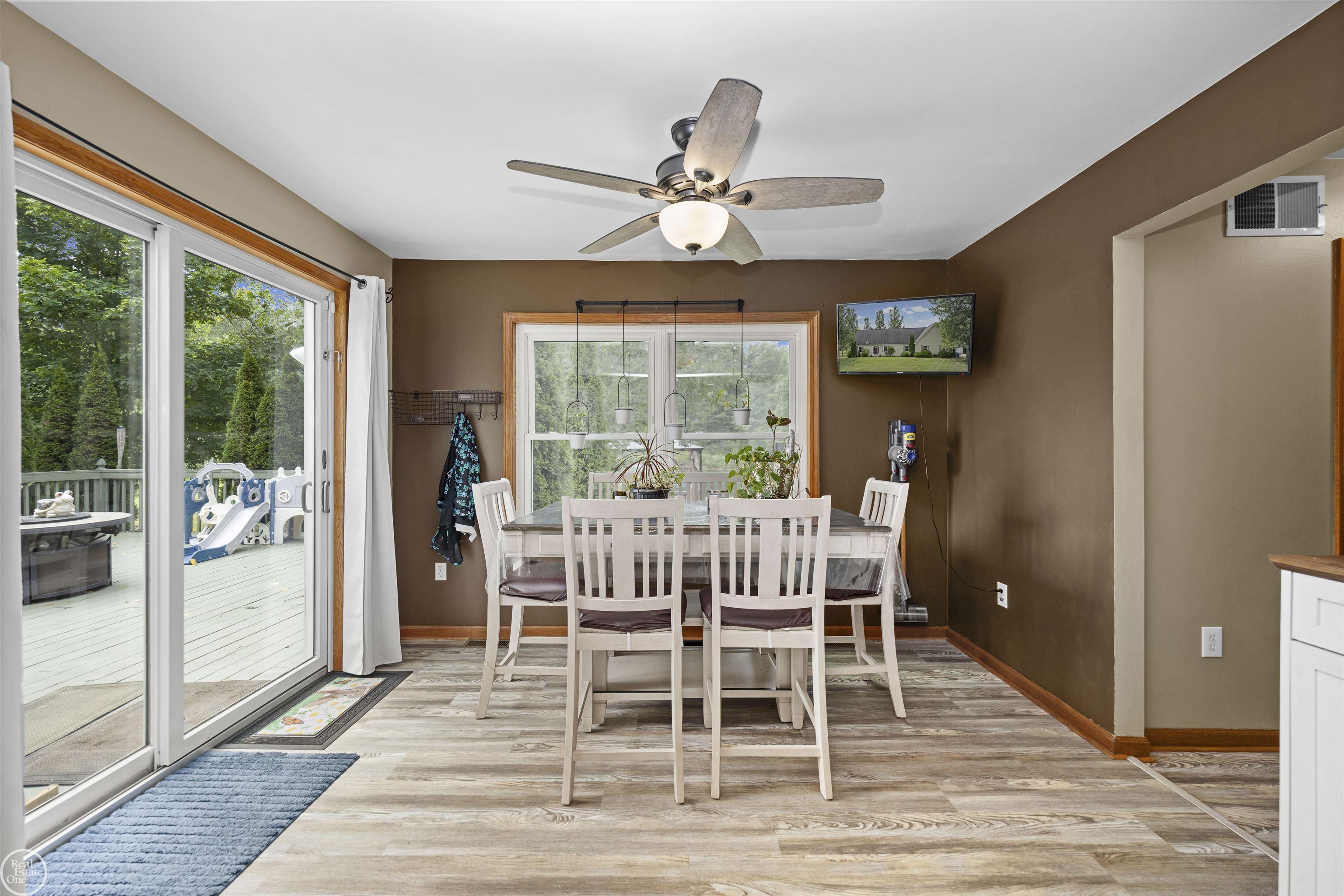 7099 Arnold Road Property Photo 11