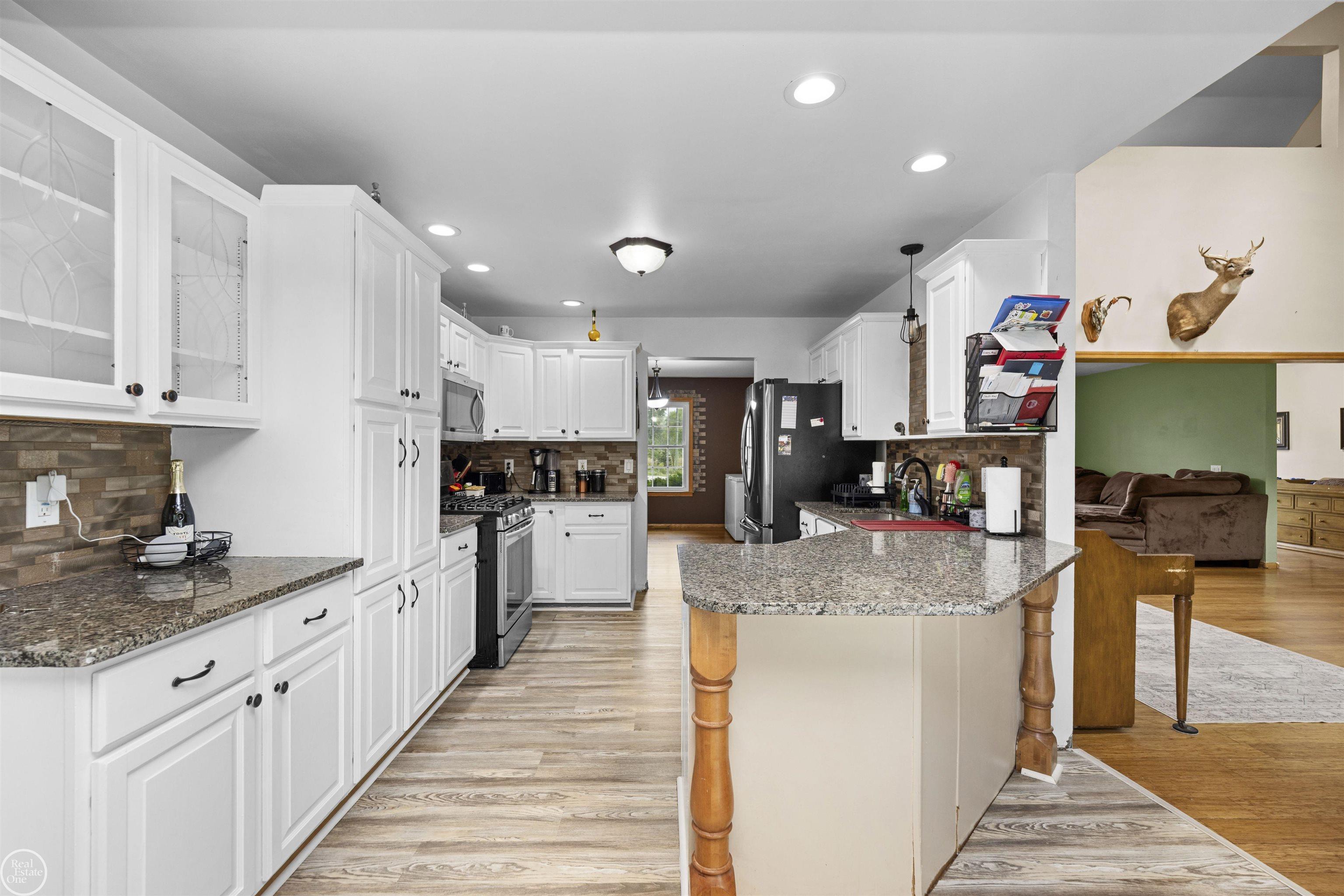 7099 Arnold Road Property Photo 16
